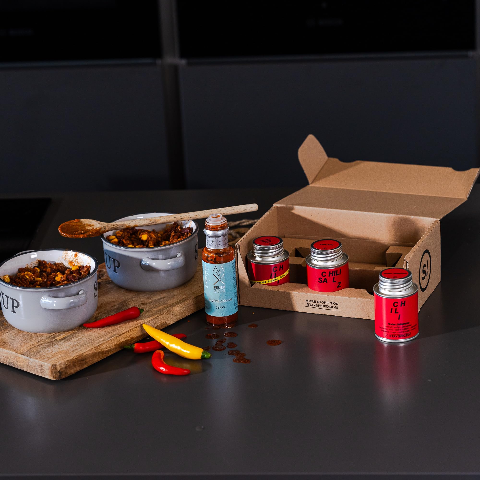 STAY SPICED! Spice It | Premium Geschenkbox mit 3 Chili Gewürzen & Sauce