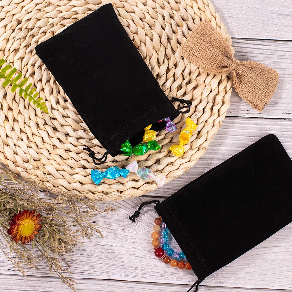 NBEADS 5 Bolsos del Terciopelo, Bolsa de Terciopelo Negro de 10×15 cm Bolsas de Tela con Cordón para Decoración de Navidad Joyas, Tapones para Oídos Y Llaveros