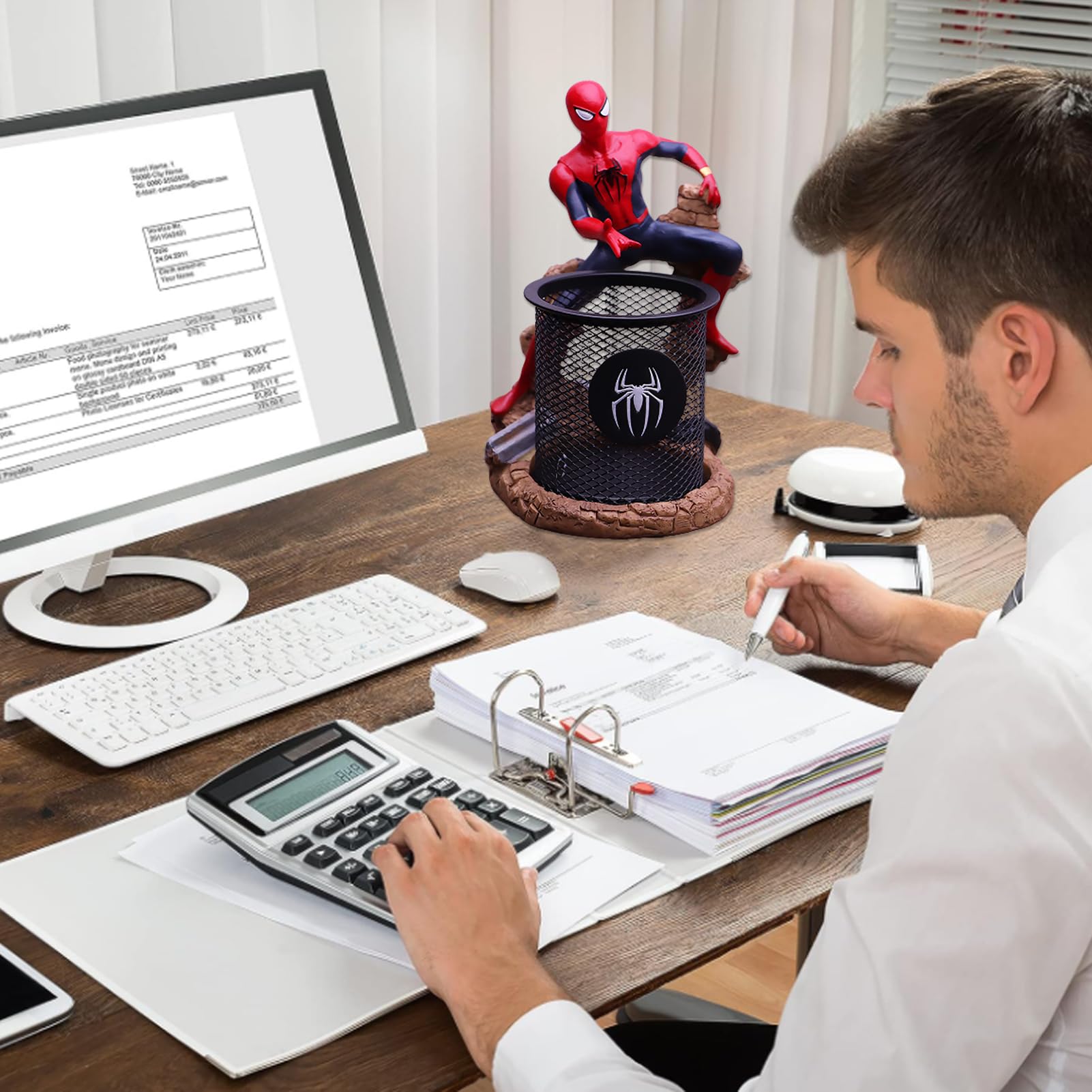 Statue in resina, portapenne per personaggi, decorazione da scrivania, multifunzionale, decorazione da ufficio, idea regalo per captain Spider-Man (stile 5)