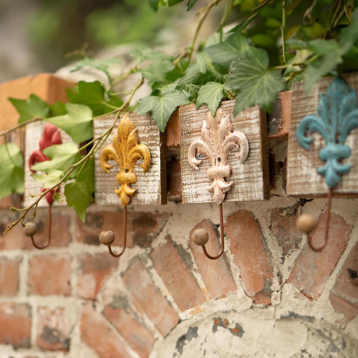 Toallero 4 Piezas Ganchos de Pared Ganchos para Abrigos Lirio Rústico Ganchos para Abrigos de Hierro de Madera Ganchos para Toallas de Casa de Campo Decoración de Pared Shabby Chic Ganchos