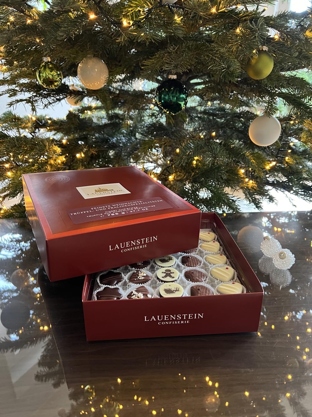Lauensteiner Weihnachts-Auslese | 800g handgefertigte Trüffel und Pralinen, 10fach sortiert mit und ohne Alkohol | Ideales Geschenk für Frauen und Männer, 1er Pack