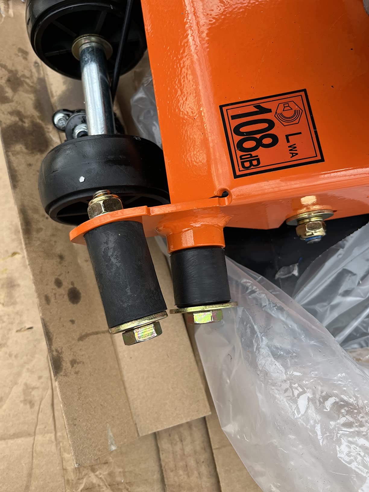 Amazon.com: VEVOR Plate Compactor, 6.5 HP 196CC Gas Engine 5,600 VPM ...