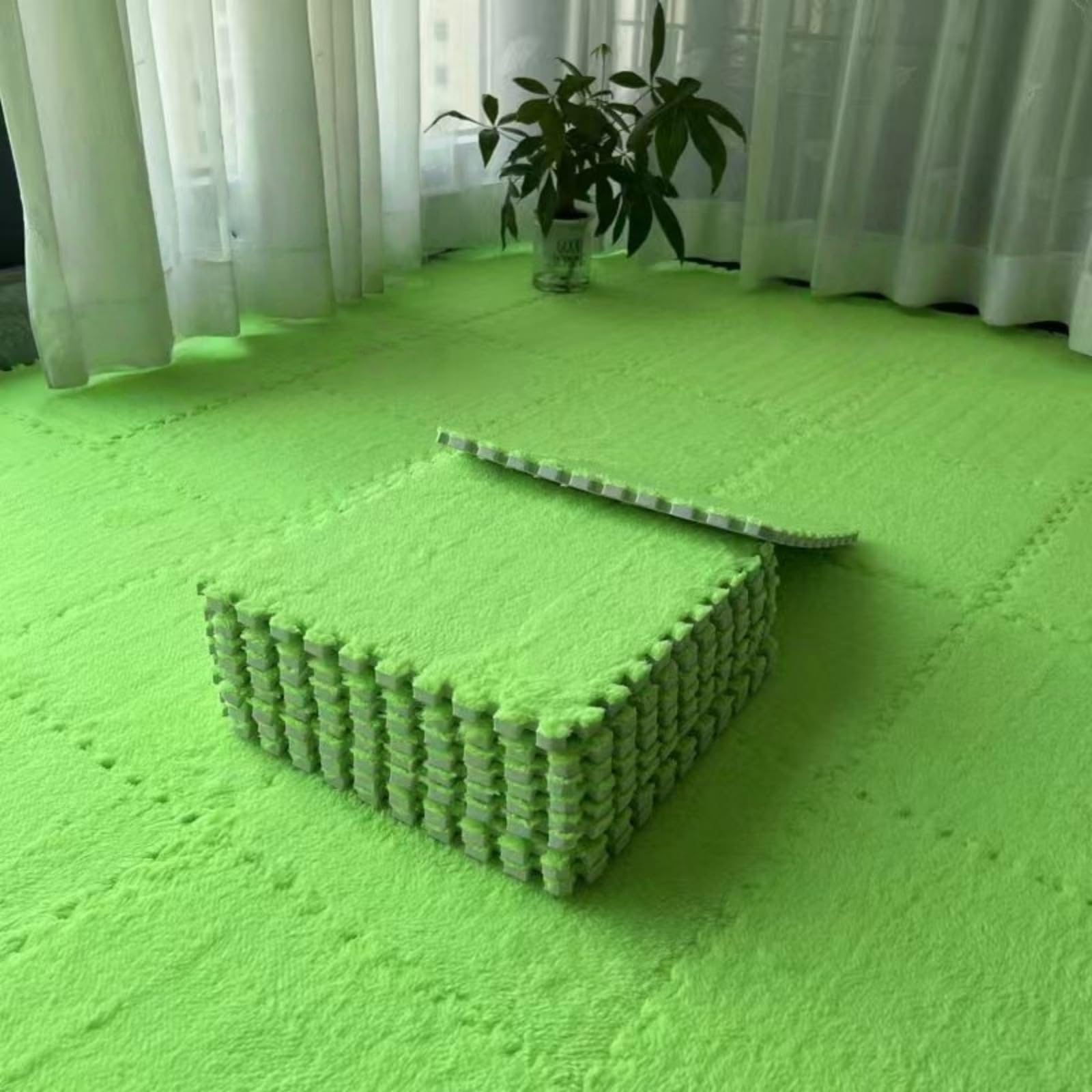 Hiseng 5/10 pcs Interlocking Foam Floor Tiles 30x30cm, Squares Puzzle Carpet Tiles Plush Floor Mats Soft Shaggy Foam Rug for Kids Bedroom Living Room Home Decoration, Solid Colors (Green,5pc)