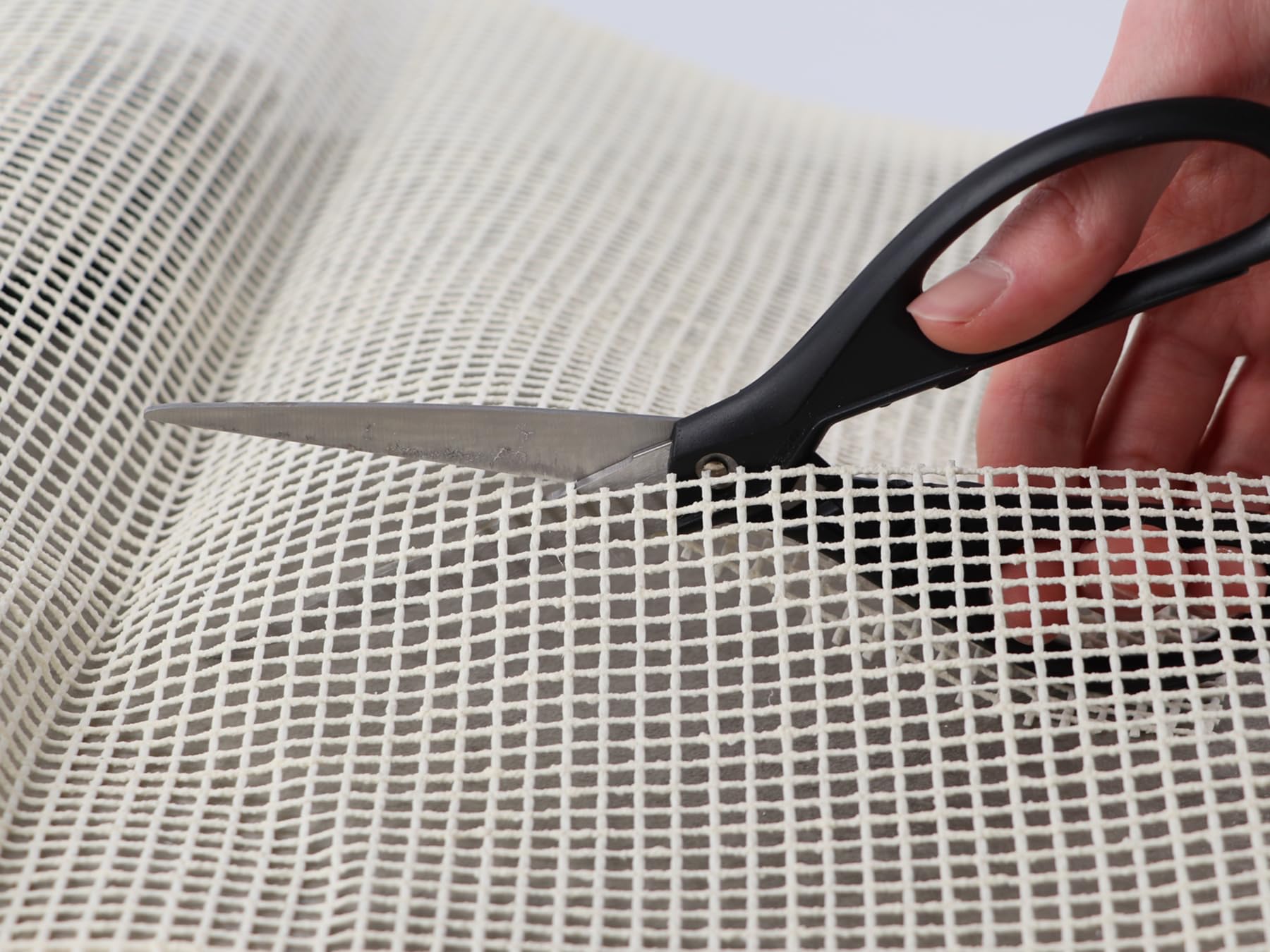 Primaflor Teppichunterlage Natur Stop Plus | 240 x 340 cm | Creme | Dünne Gitterunterlage mit Naturlatexbeschichtung, 1,5 mm hoch, handwaschbar, zuschneidbar und wiederverwendbar