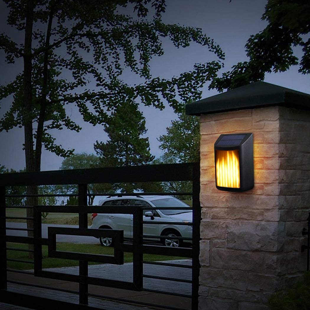 Luz de Llama Solar Recargable por USB, Luces solares LED de Baile Intermitentes, lámpara de Pared de jardín con Encendido/Apagado del Atardecer al Amanecer, luz Exterior Impermeable IP65 para