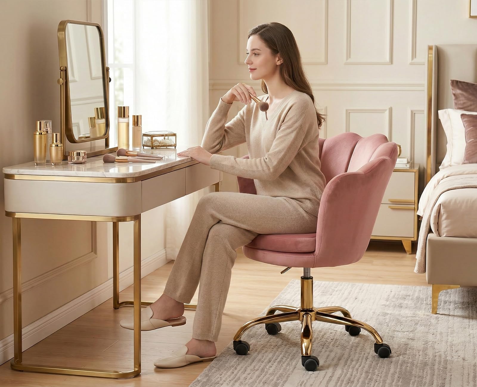 chairus Homeoffice Stuhl, Drehstuhl aus Samt Schreibtischstuhl höhenverstellbar Bürostuhl mit Blütenblatt-Rückenlehne, Vergoldeter Sockel Sessel für Schlafzimmer/Schminktisch,Rosa