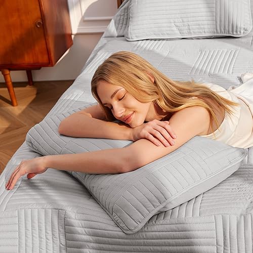 Vista 73 de Whale Flotilla Juego de ropa de cama ultra suave tamaño Queen, colcha ligera de microfibra roja, colcha de 3 piezas geométrica ultrasónica