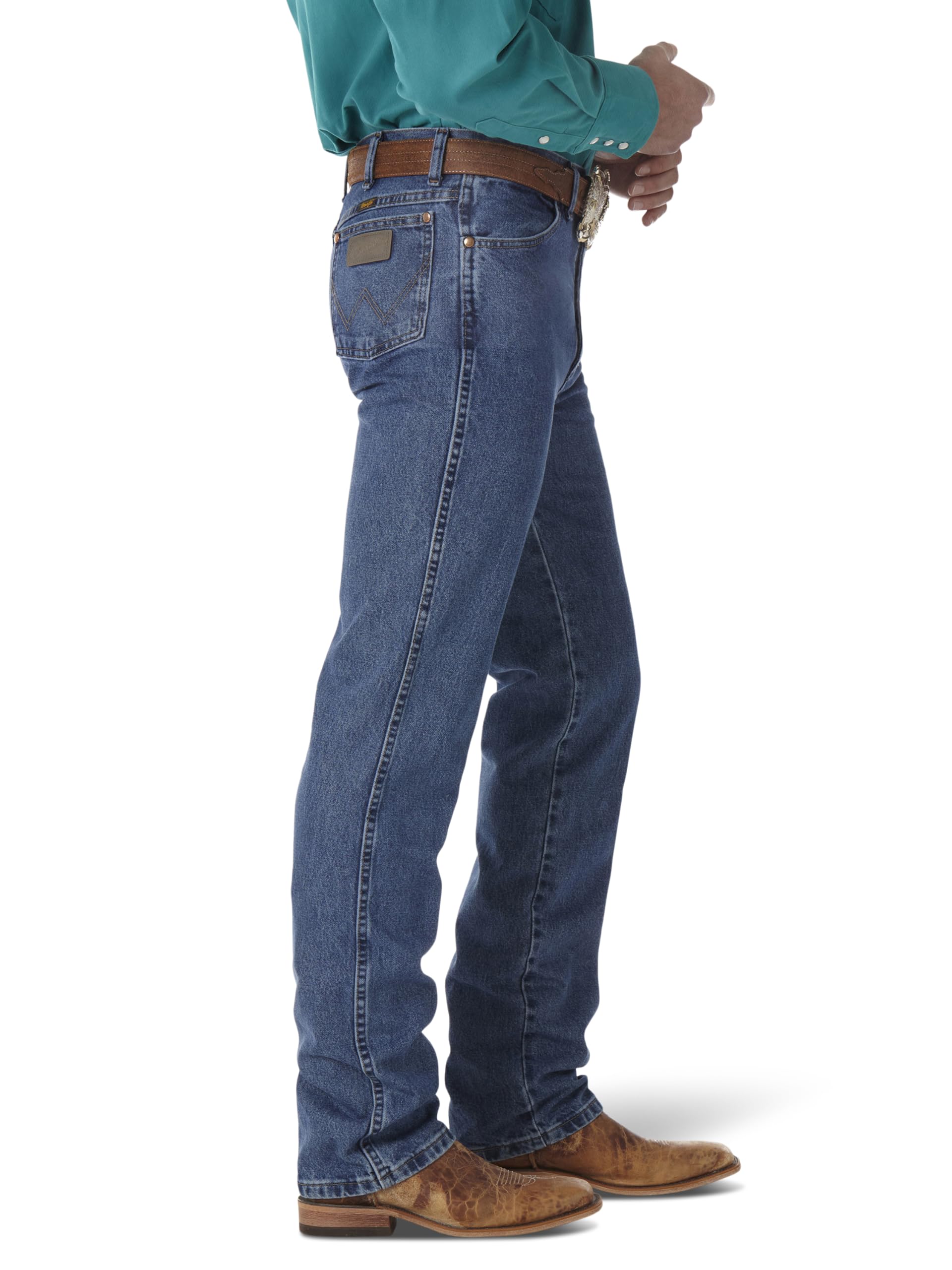 Wrangler Herren-Jeans mit schlanker Passform im Cowboy-Schnitt.