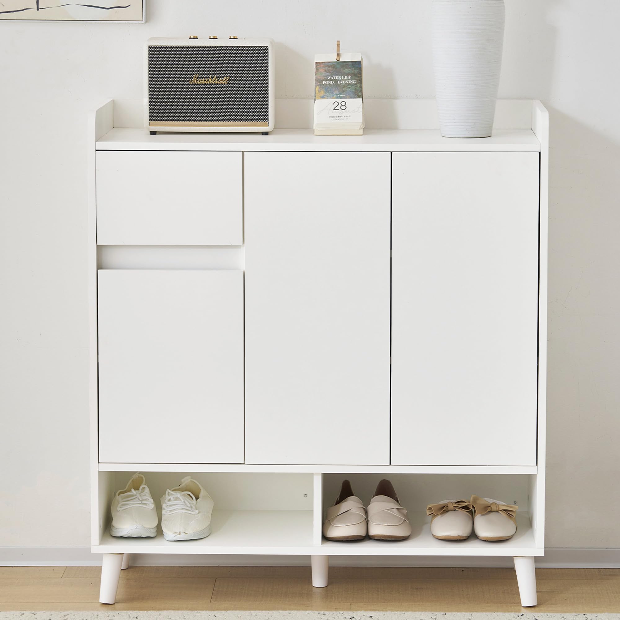 Shye Cassettiera/credenza/scarpiera con ripiani regolabili – Organizzatore per la casa minimalista con gambe in legno massello – Dimensioni: altezza 99 cm x larghezza 90 cm x profondità 35 cm