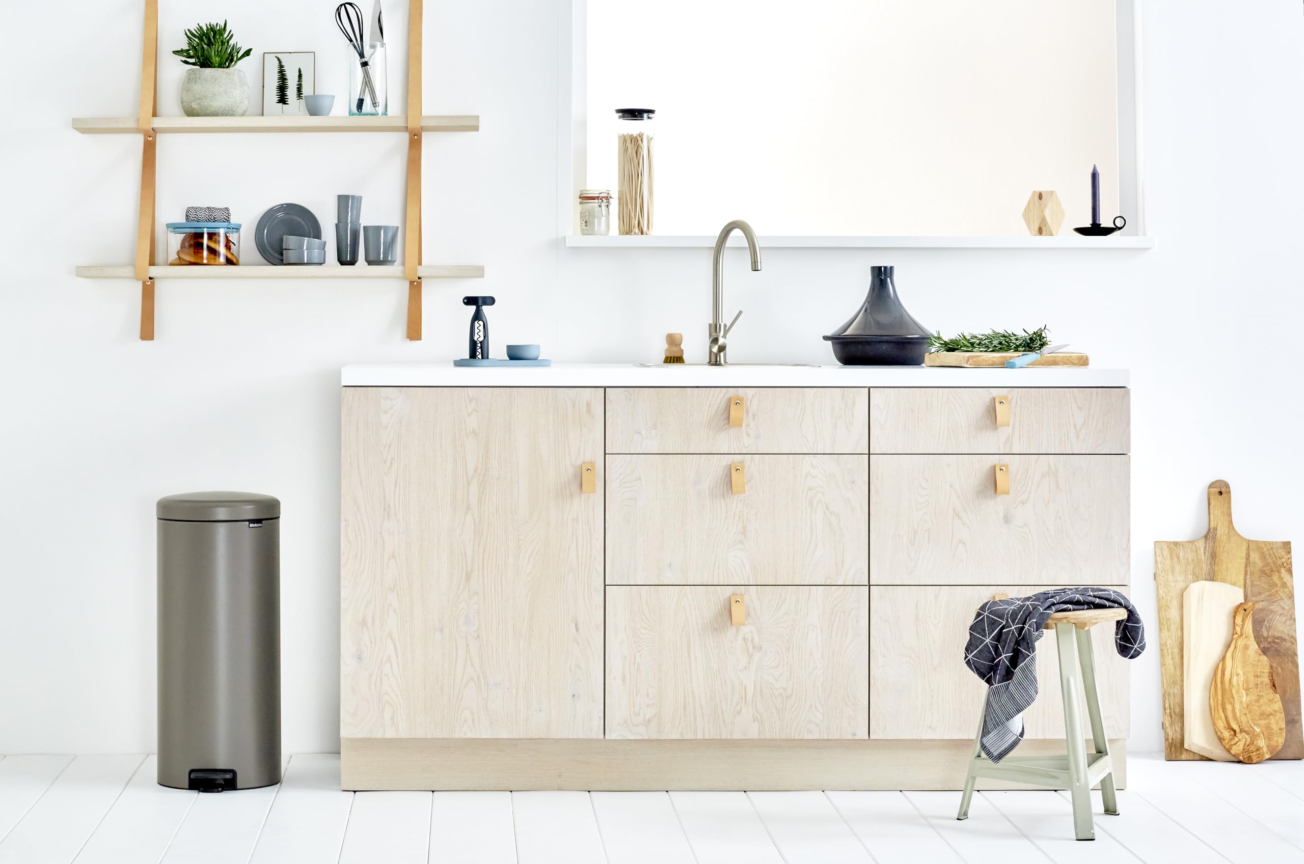 Brabantia 114441 Pedal Bin newIcon Treteimer mit Kunststoffeinsatz in Platin 30 l – Bild 6