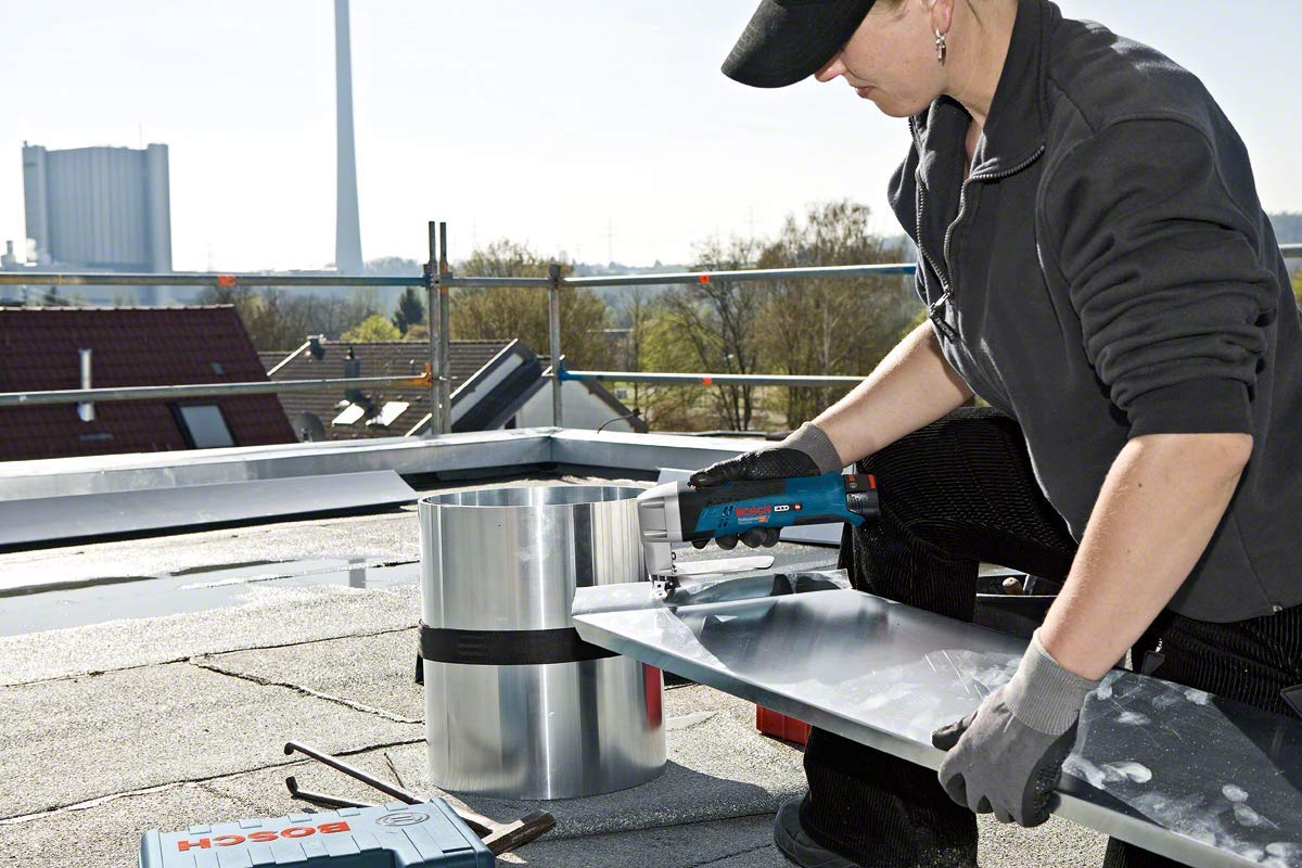 Bosch Professional 12V System Cesoia per lamiera a batteria GSC 12V-13 (incl. chiave a brugola, 1 lama superiore e 1 lama inferiore per cesoia, inserto L-BOXX, L-BOXX, senza batt./caricabatteria)