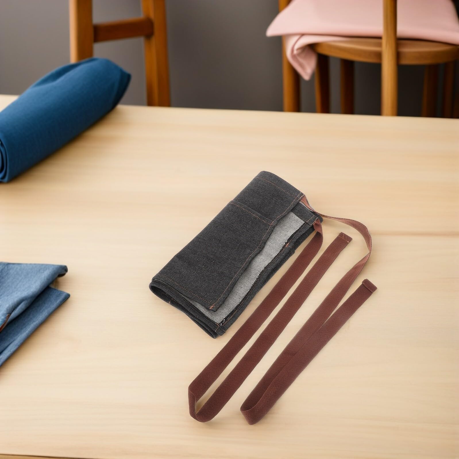 Delantal Vaquero de Cintura Negro para Media Longitud de 28 CM con 3 Bolsillos Ajustable y Resistente a Manchas Adecuado para Cocinas y Servicios de Hostelería Pack de 2