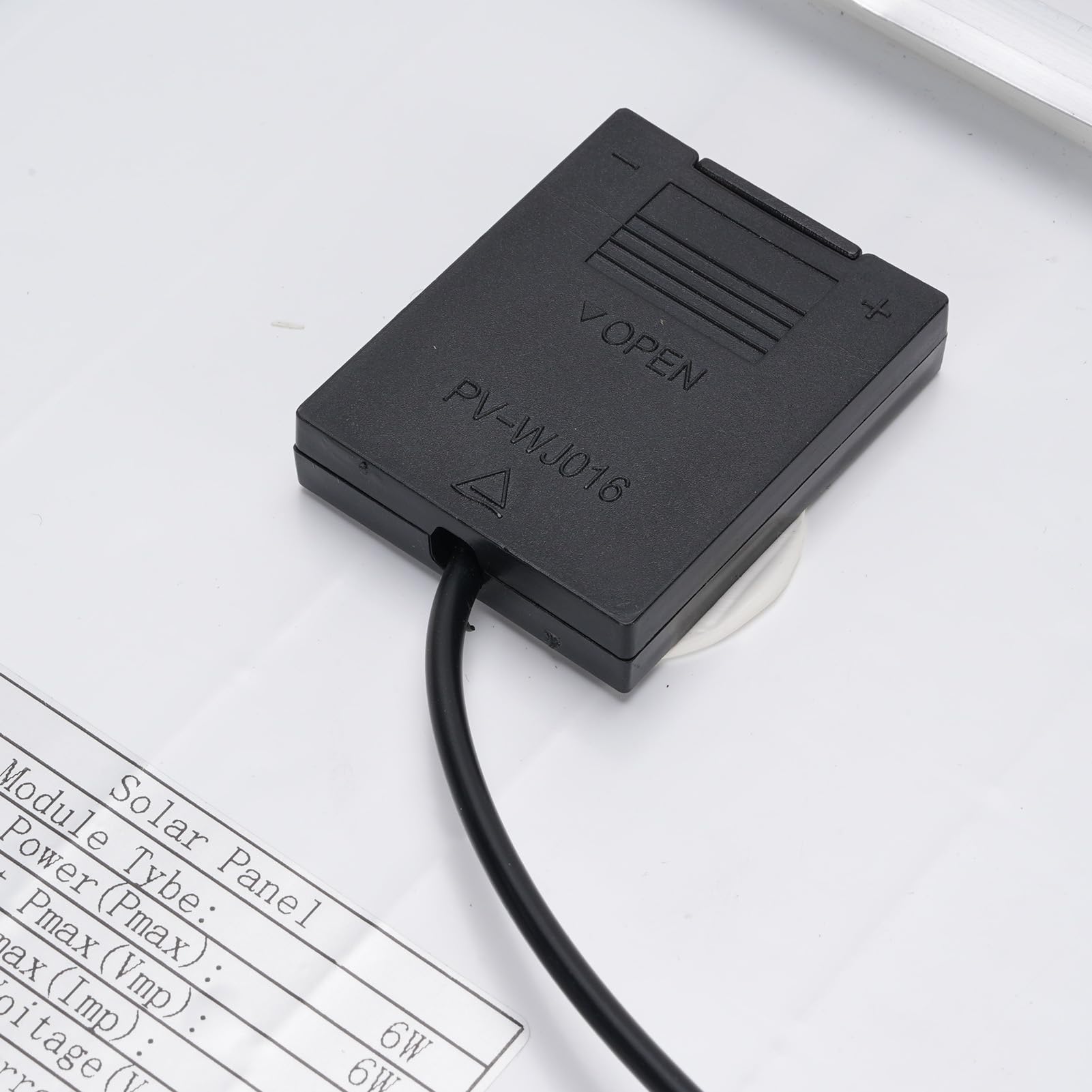 HEEPDD Luce Solare Plafoniera Dimmerabile 3 Luci Colorate IP65 con Sensore di Luce Remoto per Interni Ed Esterni Capannone Fienile Portico Garage Telecomando Solare Nan