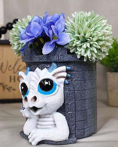 Miniatura 8 de Ebros Gift Fantasía medieval caprichosa dragón blanco Wyrmling en castillo Torre titular de papelería Estatua Gótica Dragón Organizador Oficina