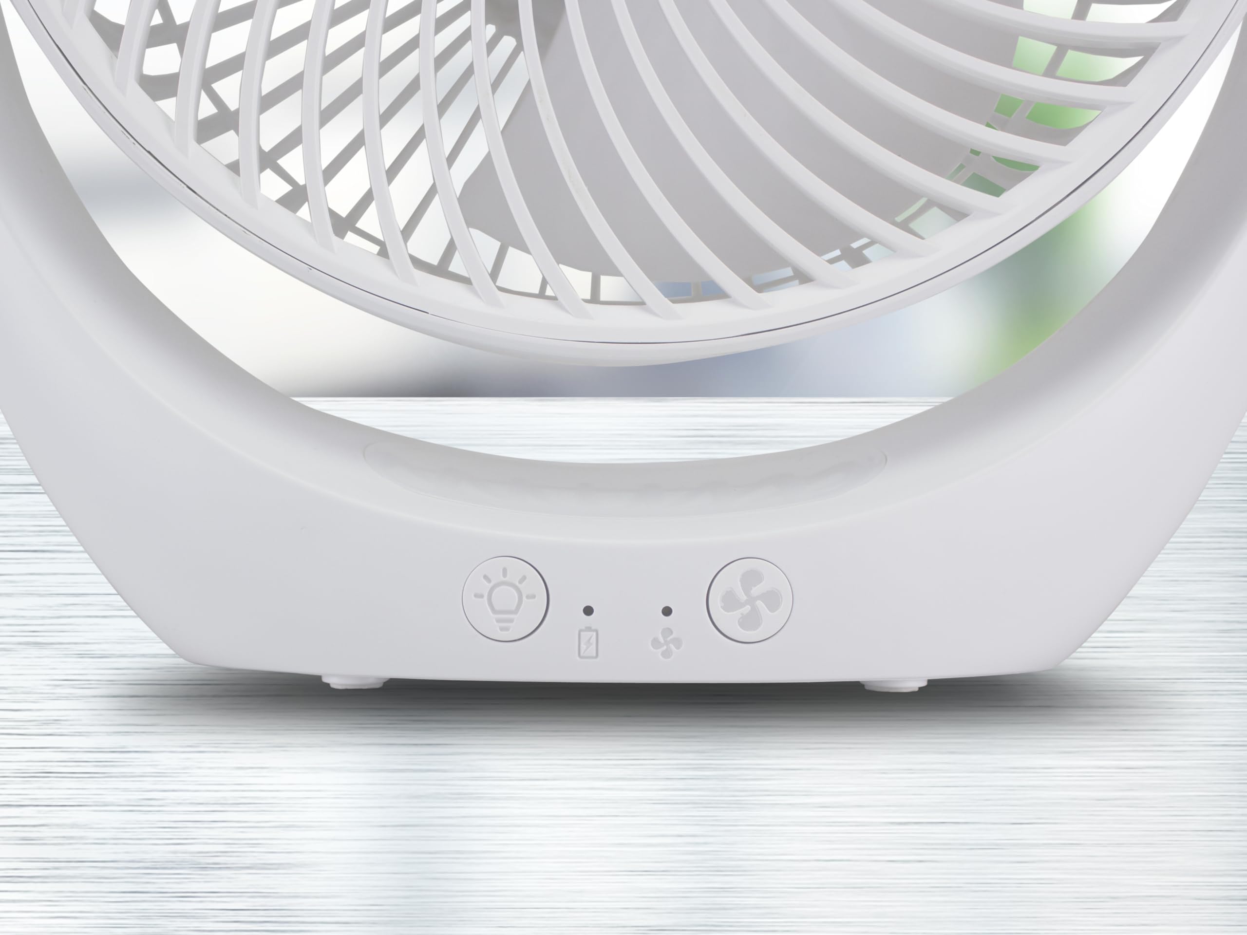 BEPER P206VEN425 Ventilatore da Tavolo Ricaricabile con Luce LED, Ventilatore Portatile 3 Velocità, Luce Notturna 2 Intensità, Autonomia 5h, Inclinazione Regolabile, USB