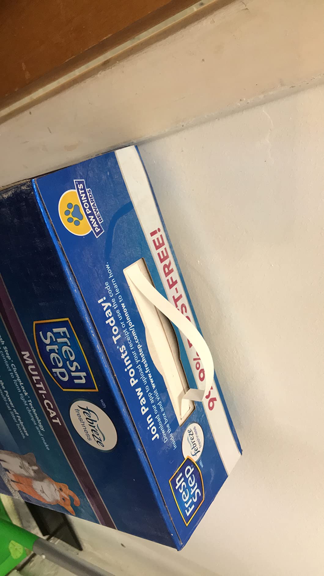 Fresh Step Clumping Cat Litter, Multi-Cat, Long Lasting Odor Control Kitty Litter with Activated Charcoal, Low Dust Formula, 14 lb photo review