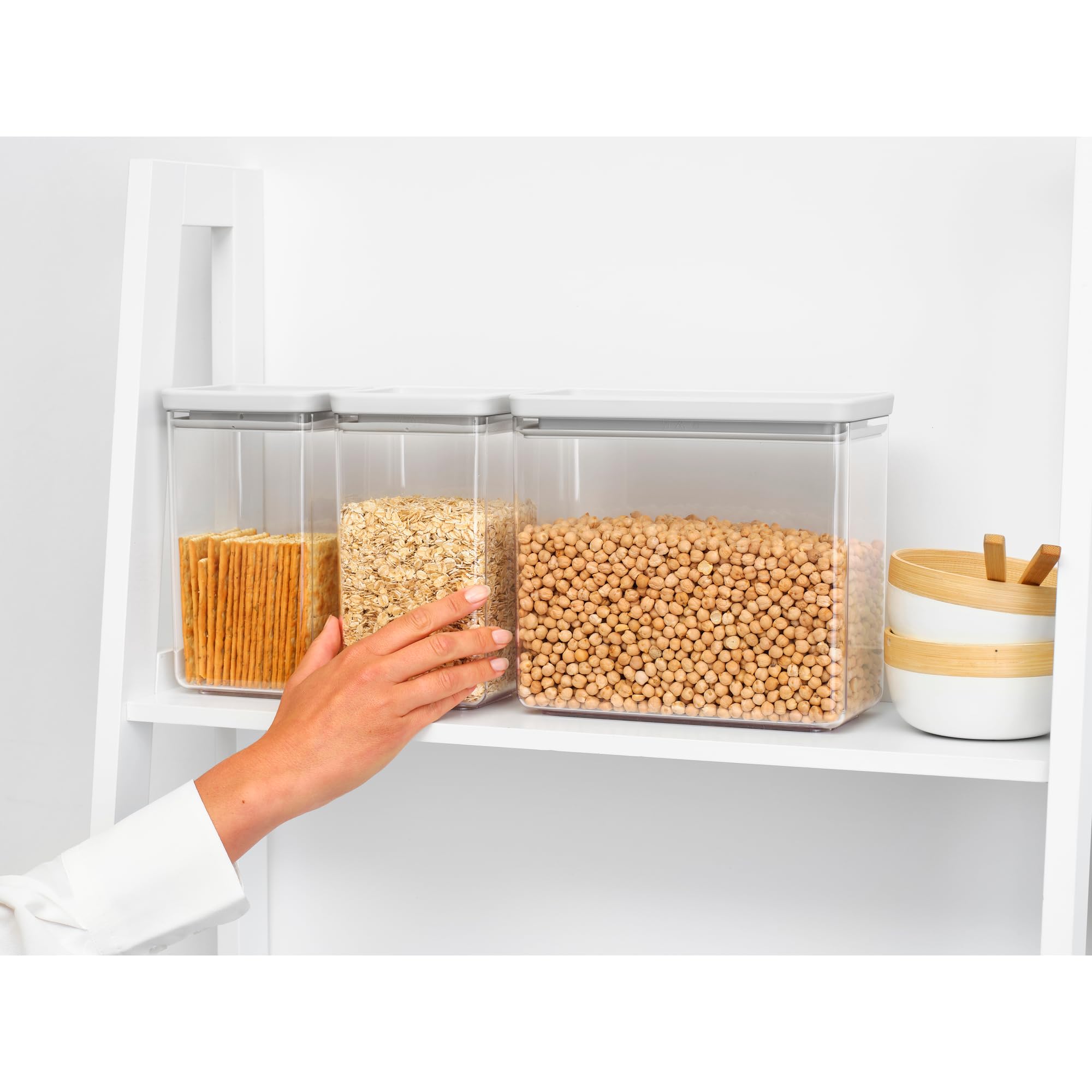 Juego de 3 botes apilables TASTY+ Brabantia - 2 x 1,6 L + 1 x 3,5 L | Recipiente hermético para alimentos con tapa de silicona para cocina | Tarro para comida seca/húmeda, azúcar, harina | Light Grey