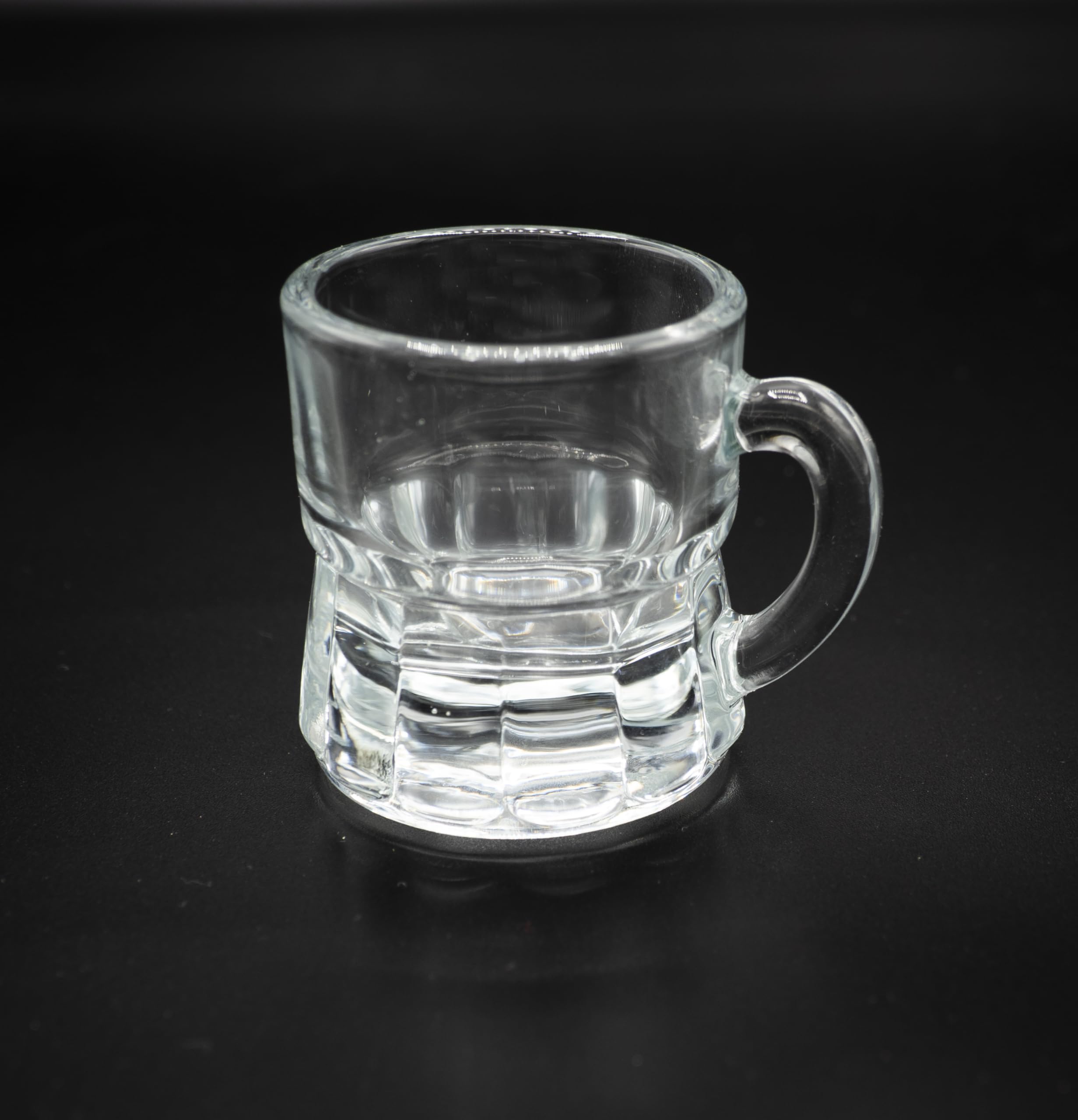 Pack de 24 Vasos de Chupito Únicos y Originales en Forma de Jarra de Cerveza con Asa - 28 ml - Mini Jarras para Licores, Ideal para Fiestas, Eventos - Vidrio Transparente