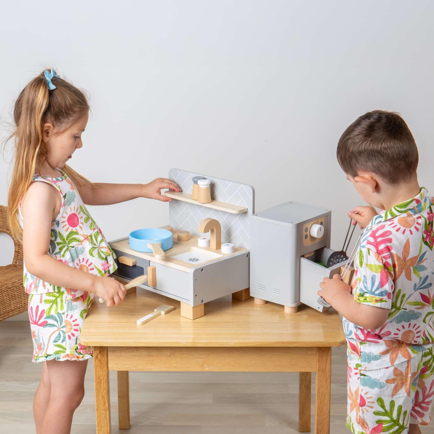 Bigjigs Toys Friggitrice ad aria, accessorio da cucina in legno per bambini, set da cucina ed elettrodomestici, accessori da gioco per bambini, regali per bambini dai 3 anni in su