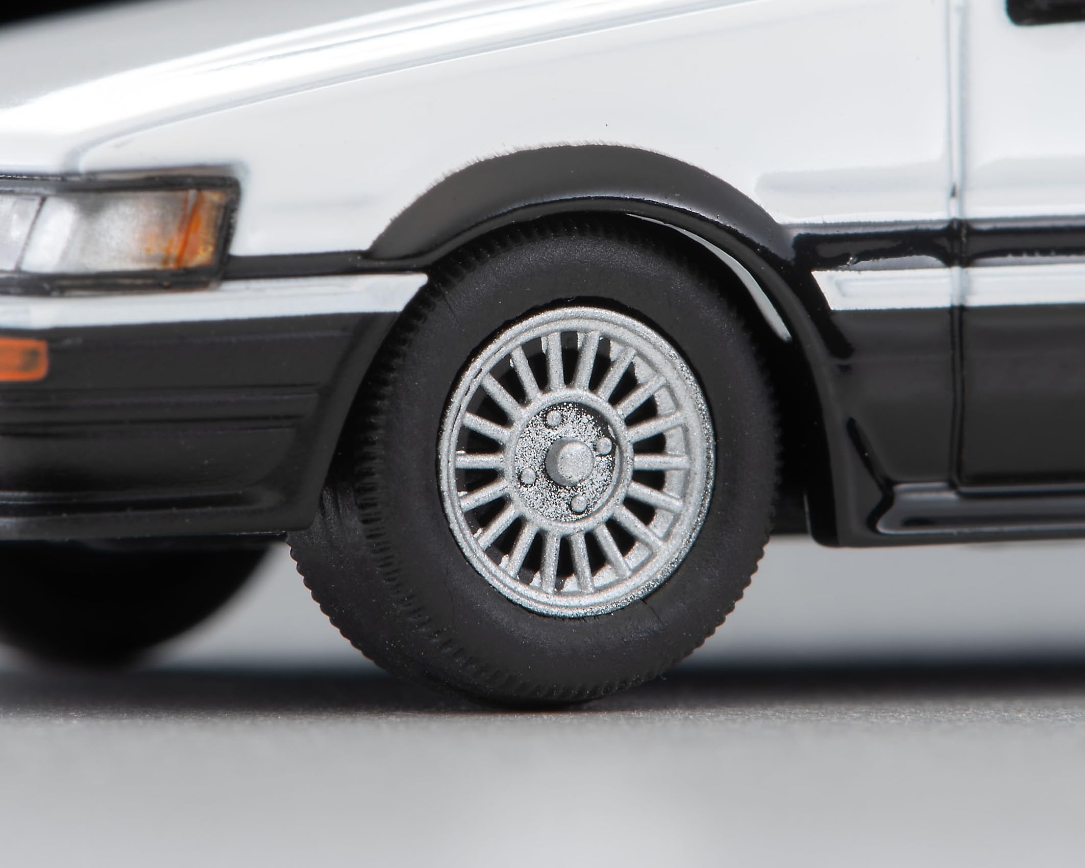 トミカリミテッドヴィンテージネオ カローラレビン GT-APEX 85年式