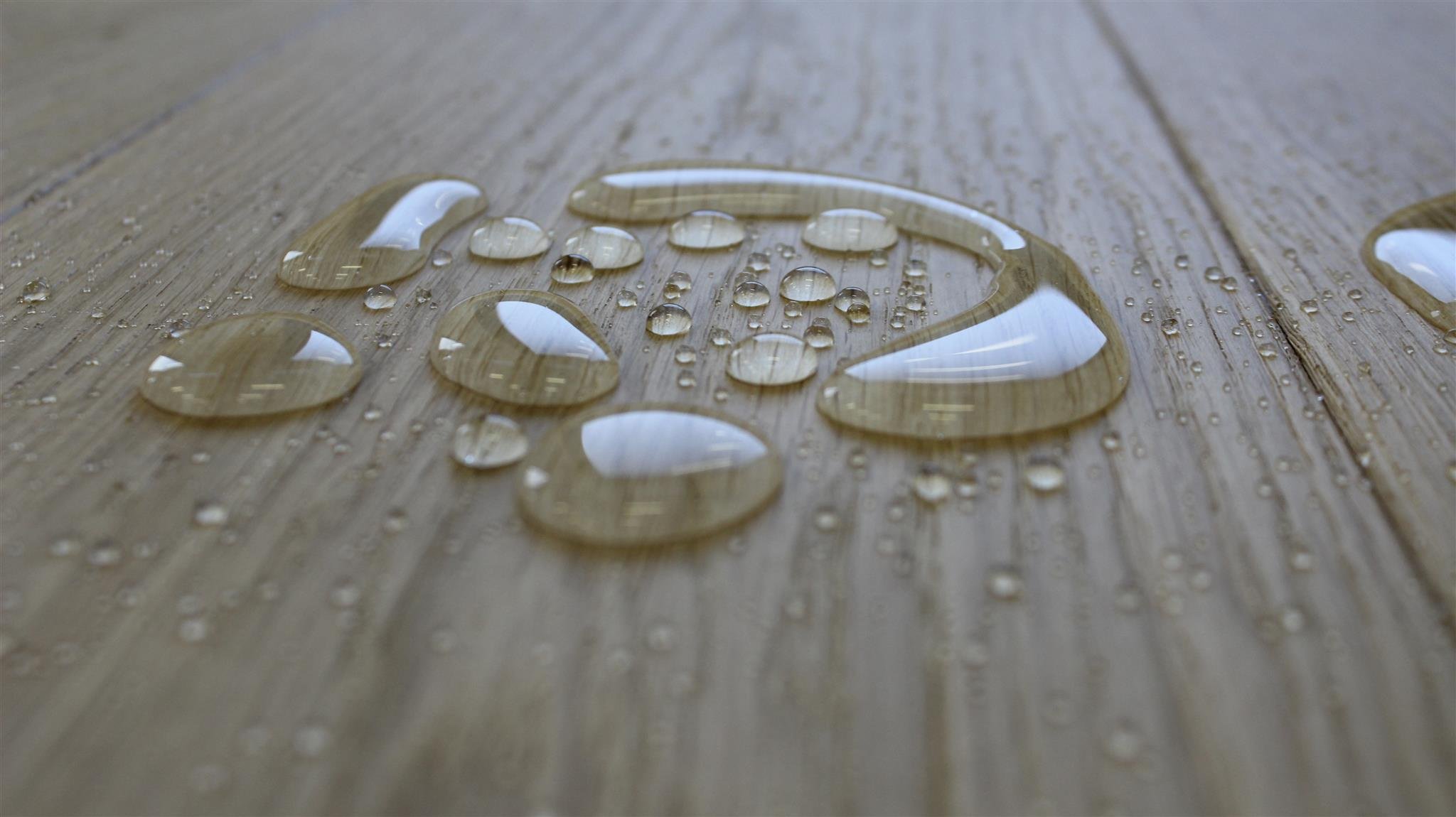 Chimiver - WAX CARE | Dispersión de Ceras Repelentes al Agua para el Mantenimiento de Parquet Barnizado, Engrasado y Encerado Sujetos a Alta Pisada, Botella de 1L