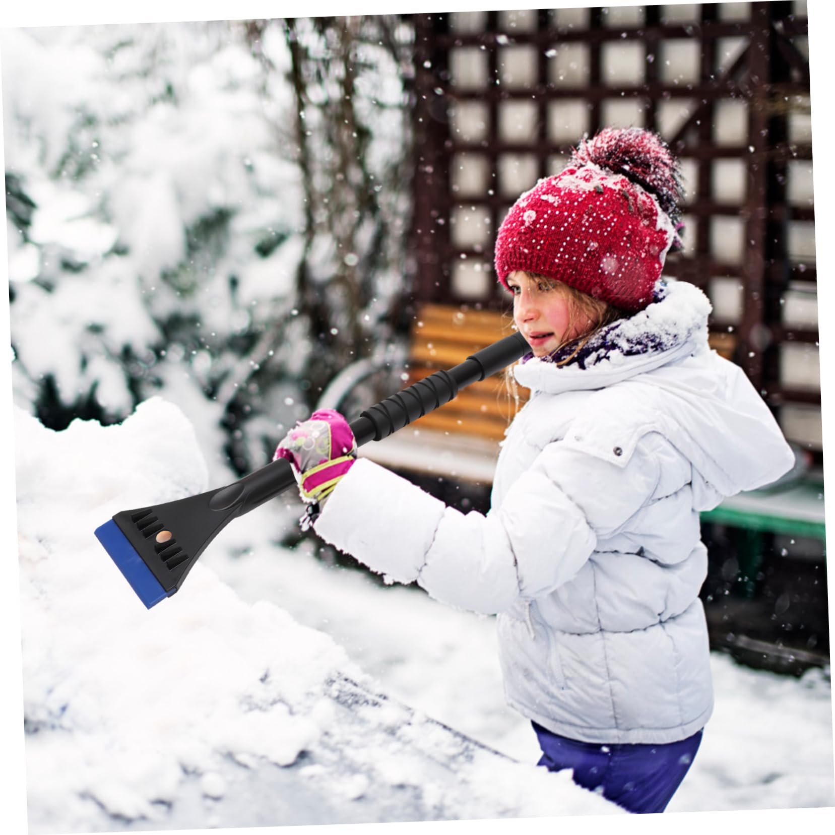 ibasenice Grattoir à Glace Et Neige pour Pare-Brise De Voiture Brosse à Neige Amovible Outil De Déneigement Hivernal Essuie-Glace Pratique