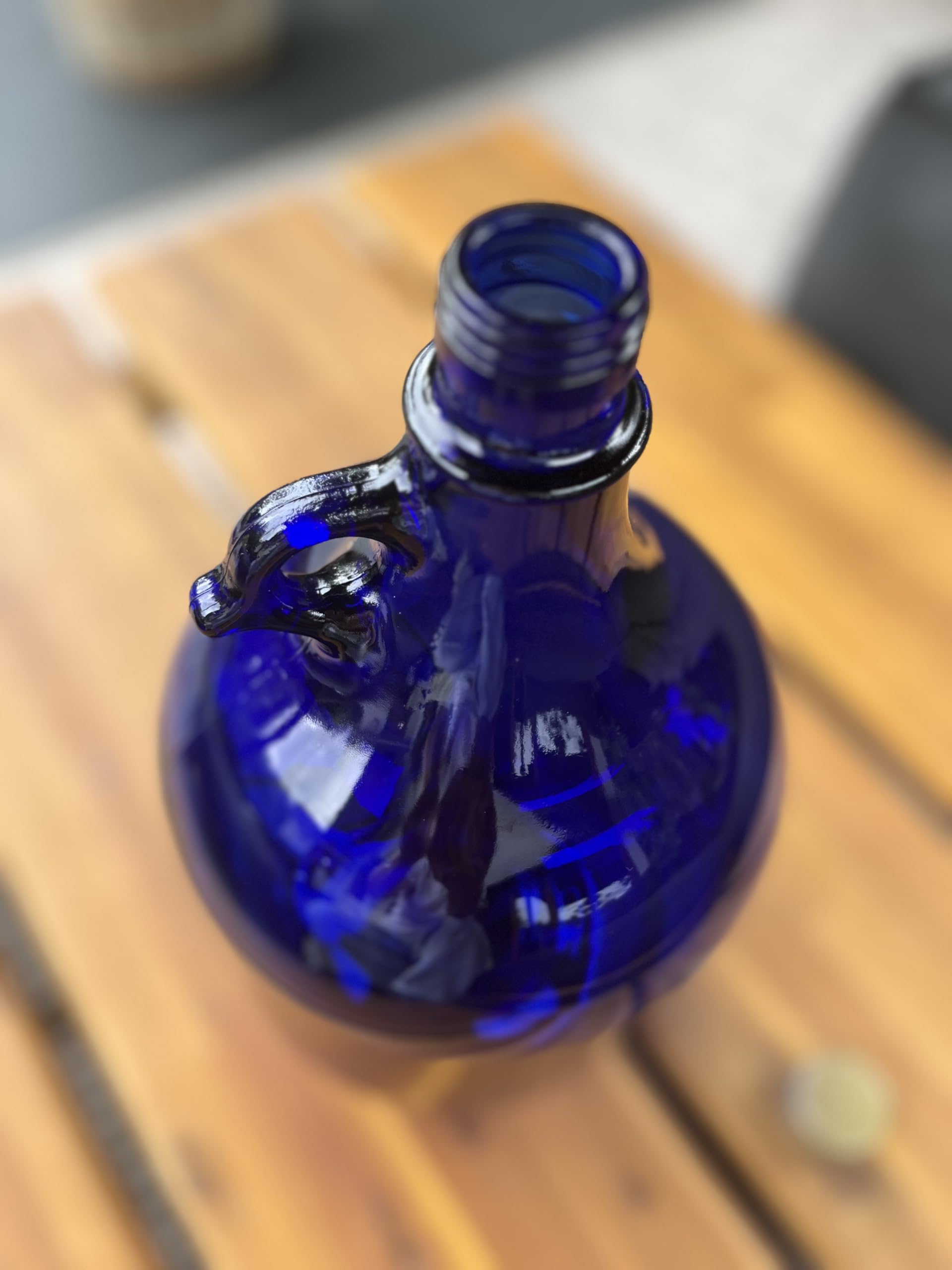5L Premium blaue Flasche|Wasserflasche| Essig-Öl| Weinballon Glasballon|Weinflasche|Likörflaschen|Ölflasche|leere| Glasbehälter zum Befüllen Glasballonflasche mit Schraubverschluss und Henkel (1x 5L) Küche, Haushalt & Wohnen