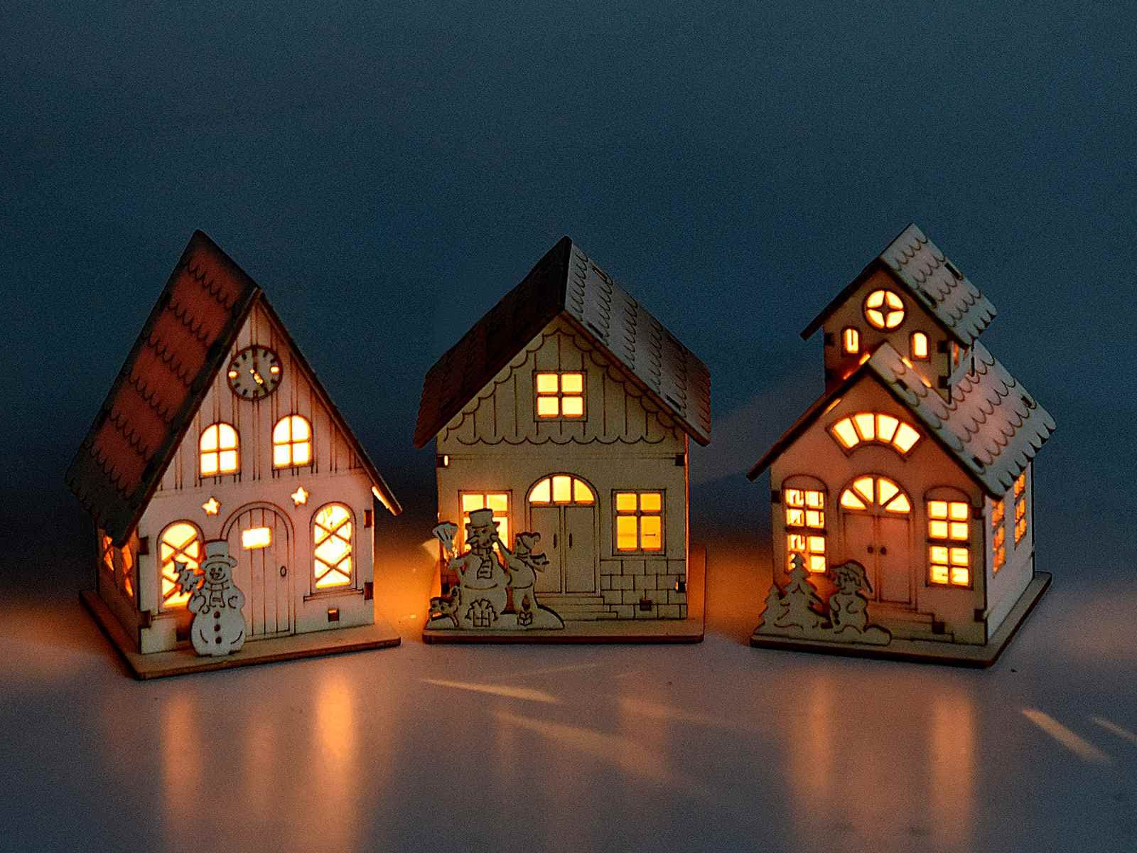 Village de Noël Père Noël rennes mouvement 30x35x20 cm lumières musique