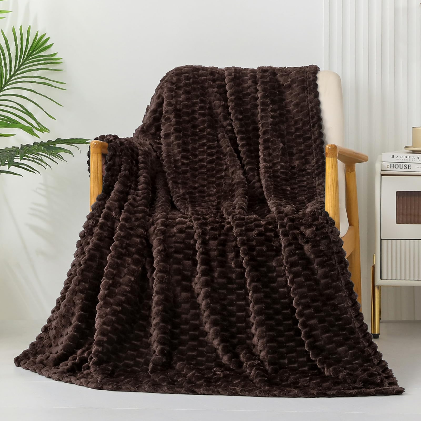 Exclusivo Mezcla Fleece Throw Blanket for Couch Extra Large Fuzzy Coffee Bed Blankets - Image 2