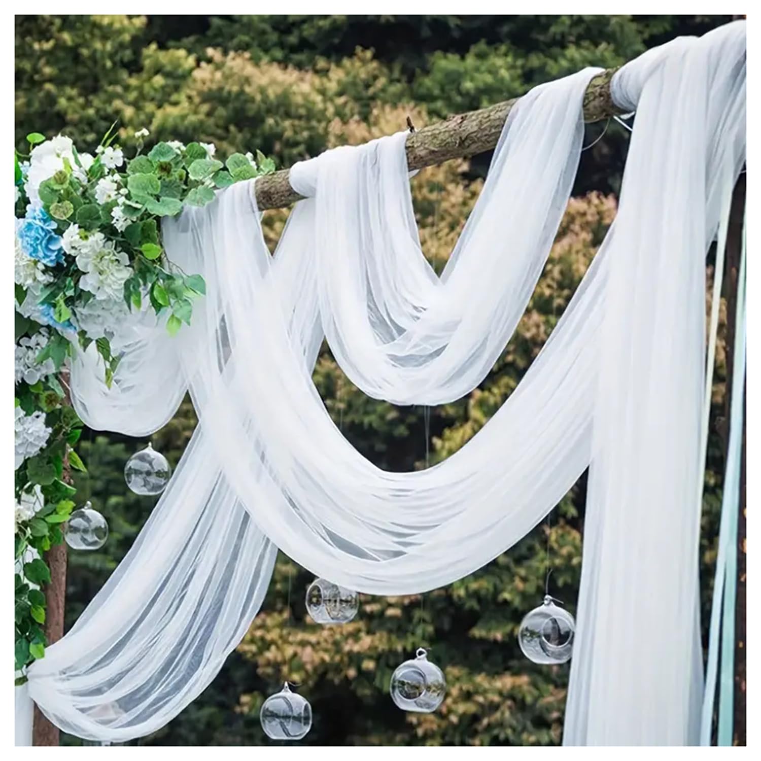 Tissu en tulle blanc 160x1000cm idéal pour habiller une arche de mariage facilement
