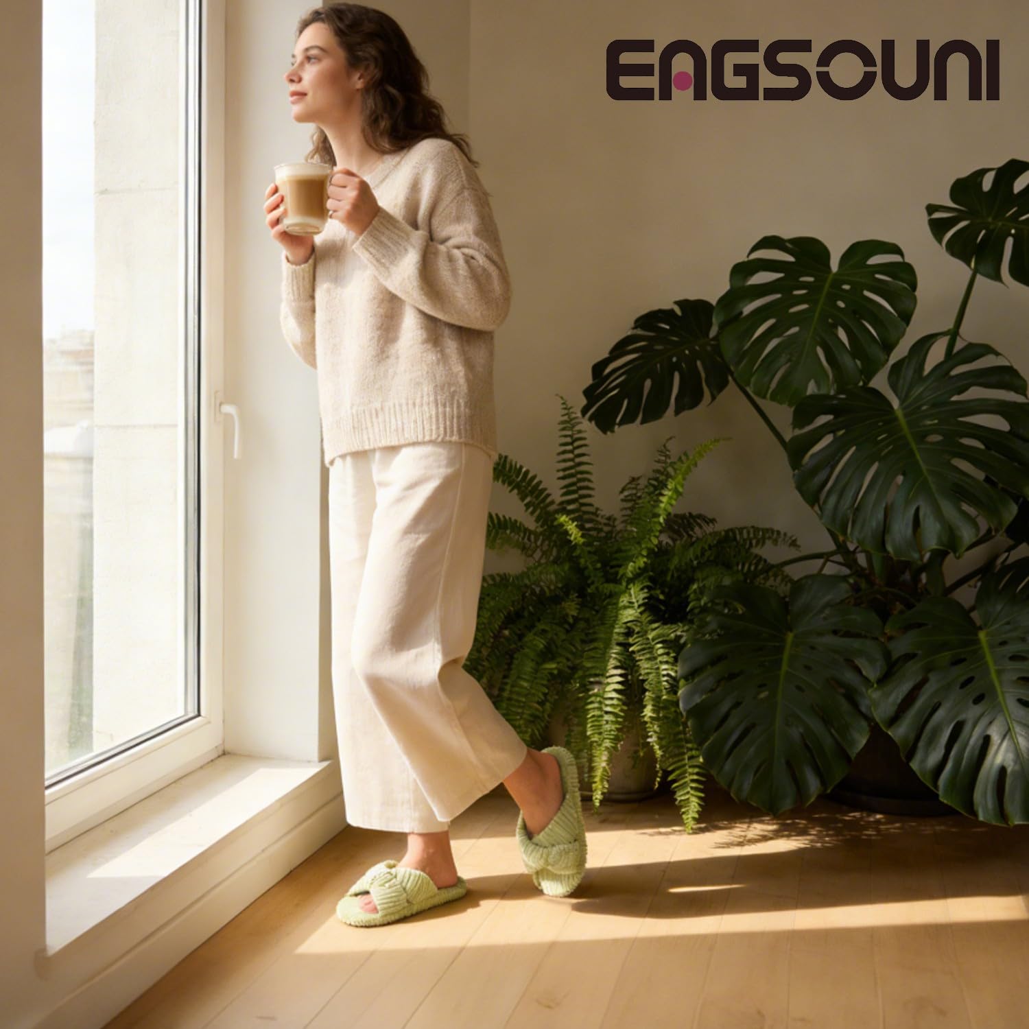Eagsouni Pantoufles Femme Large Mousse à Mémoire Chaussons Confortable Cord Bandes Croisées Bout Ouvert Chaussures Antidérapantes Slippers