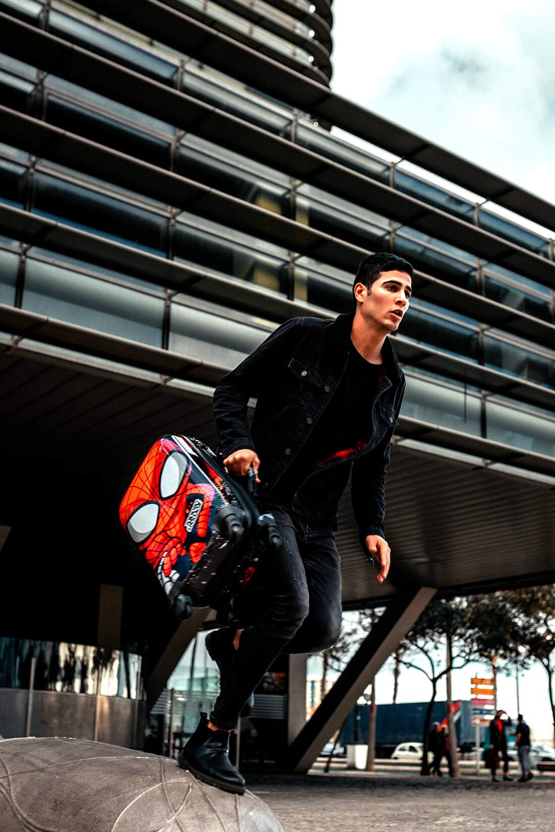 TOKYOTO LUGGAGE SPIDER BOY Walizka kabinowa | Walizka dziecięca | Walizka sztywna | Walizka na 4 kółkach | Walizka dla chłopca | Walizka dla dziewczynki | Bagaż podróżny 55x35x20cm