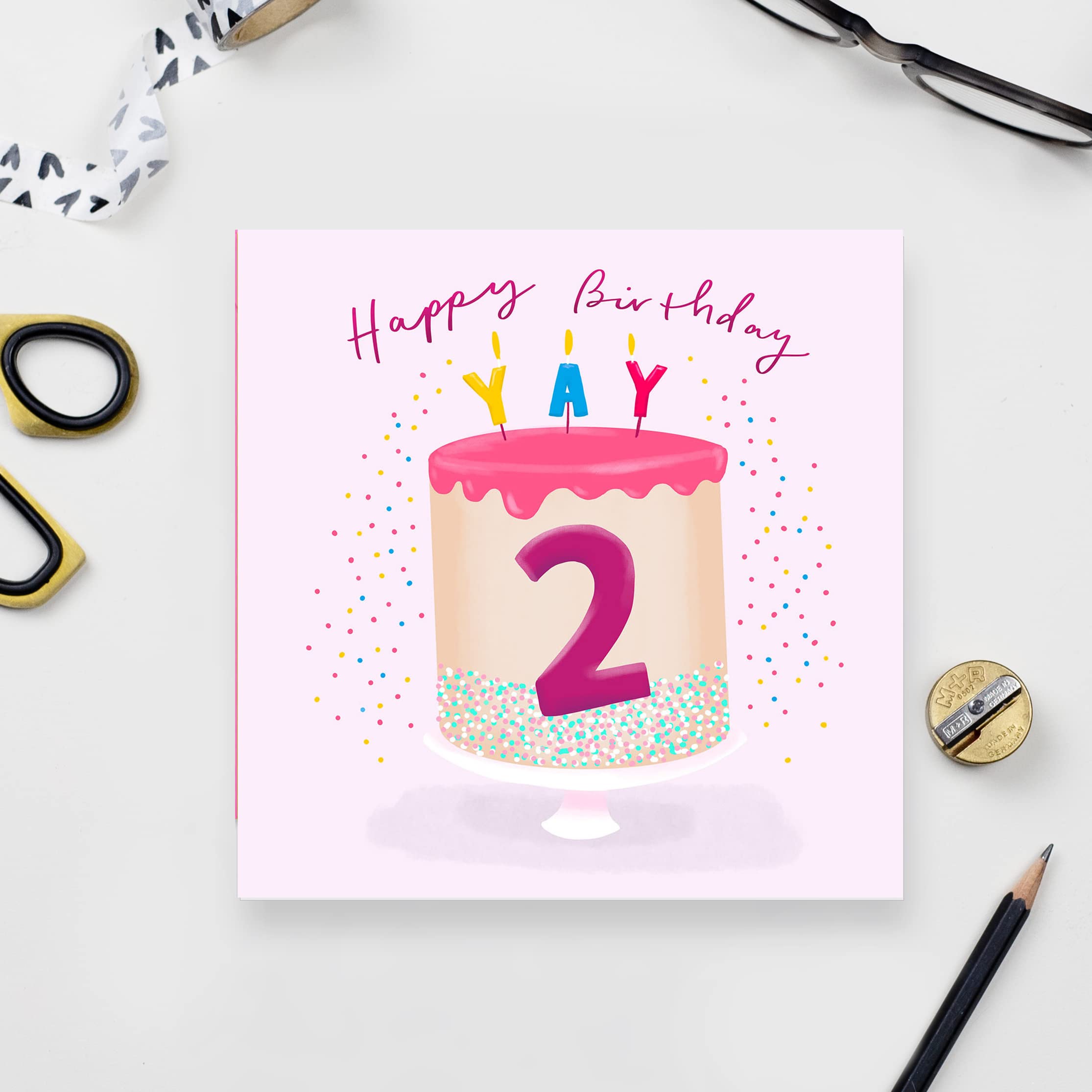Old English Co. - Biglietto di auguri per 2° compleanno con torta rosa – biglietto di compleanno per ragazza, figlia, nipote, nipote, interno vuoto e busta inclusa