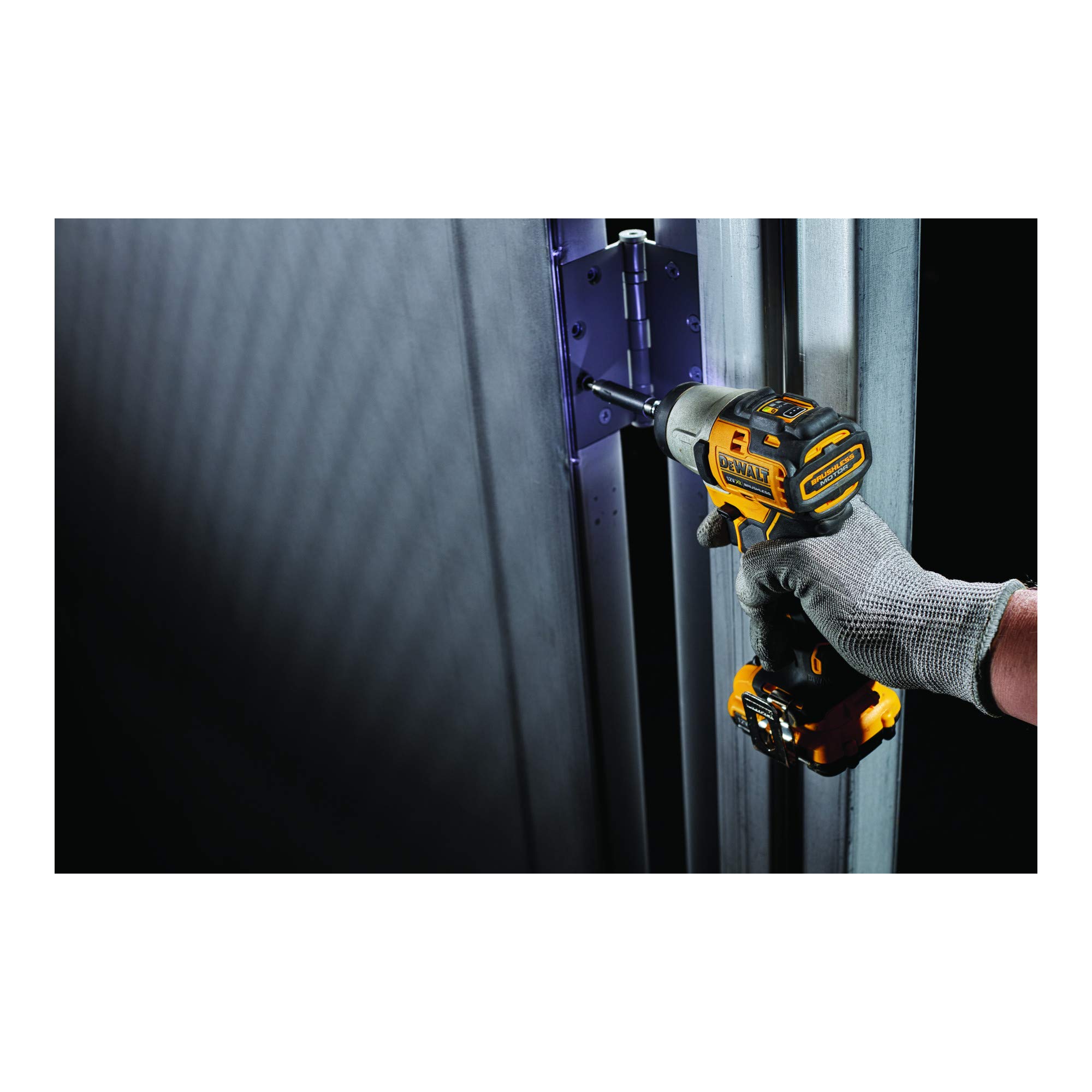 DEWALT DCF801D2-QW - Avvitatore a impulsi XR 12V 1/4" 163Nm con 2 batterie Li-Ion da 2Ah e valigetta TSTAK