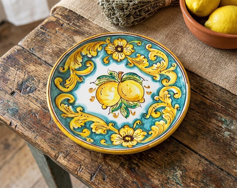 Piatto piccolo in ceramica siciliana giallo e verde di Santo Stefano di Camastra decorata a mano Limoni Art 14