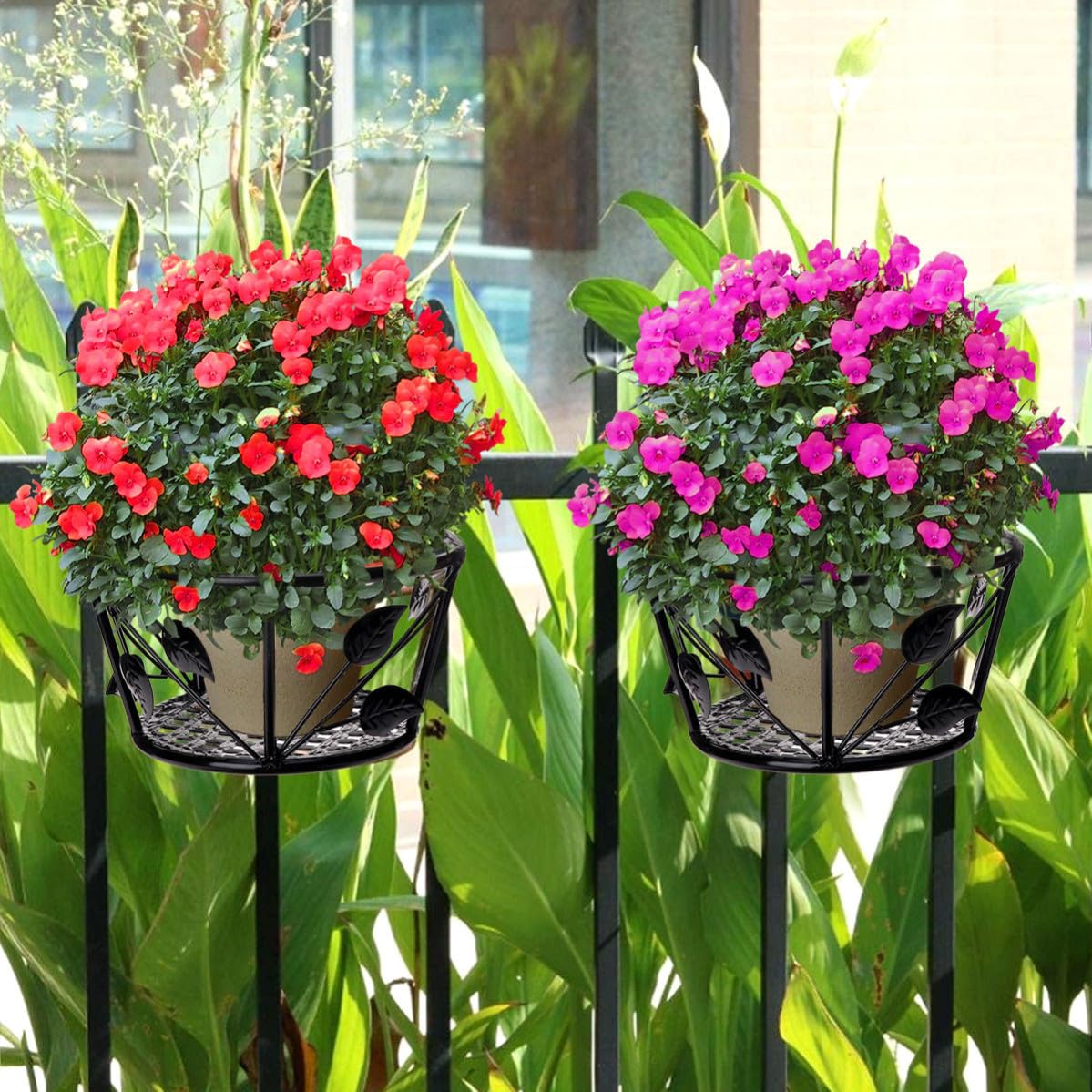 Soporte de Hierro para Macetas Colgantes en Balcón y Patio, Diseño Elegante y Práctico, Fácil Instalación y Ahorro de Espacio para Decoración de Jardín Exterior