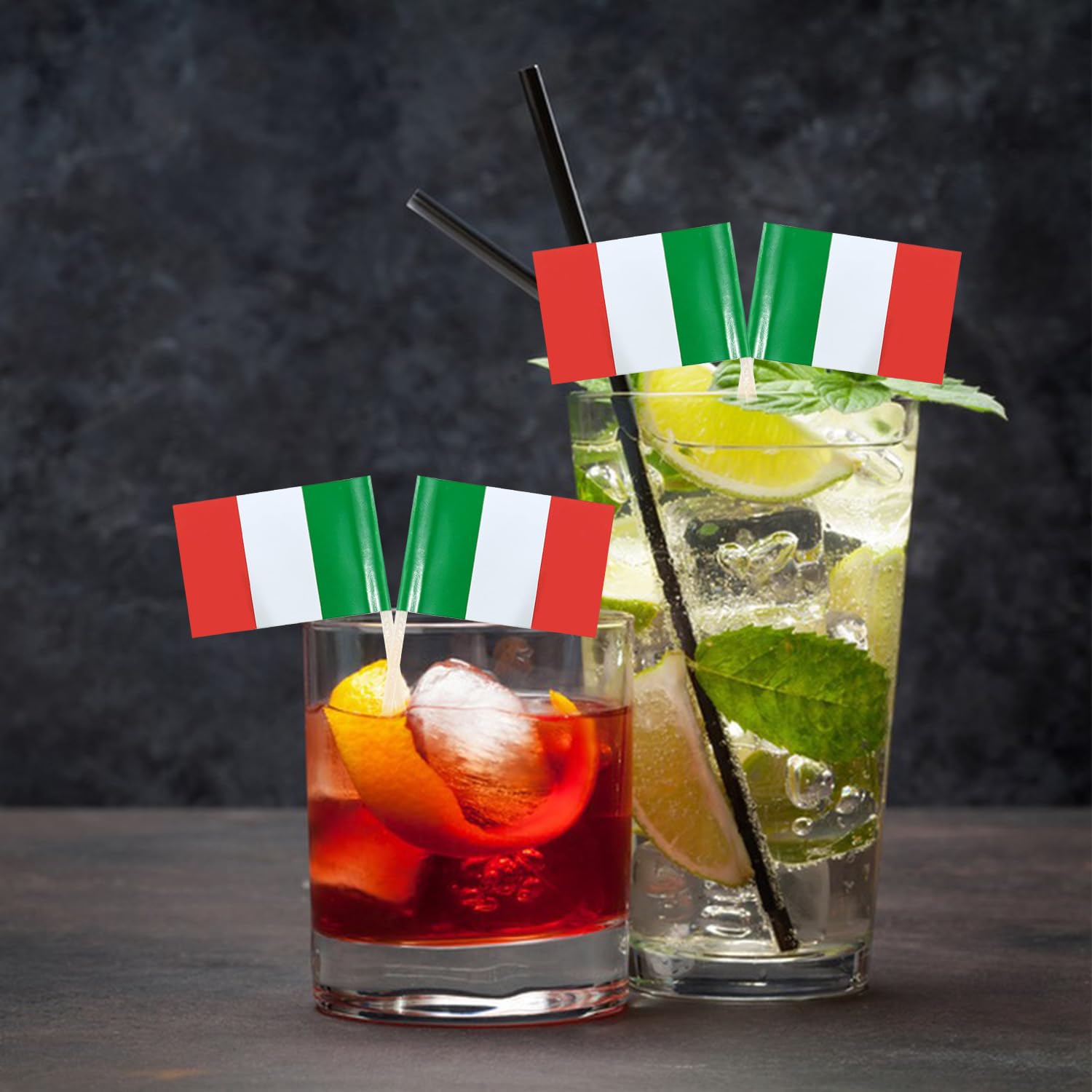 AhfuLife Lot De 200 Cure-dents En Forme De Drapeau De L'Italie, 200 Petits Drapeaux Italiens Double Face Pour La Coupe Du Monde, La Fête Nationale, Décorations De Fête D'anniversaire, Drapeau De