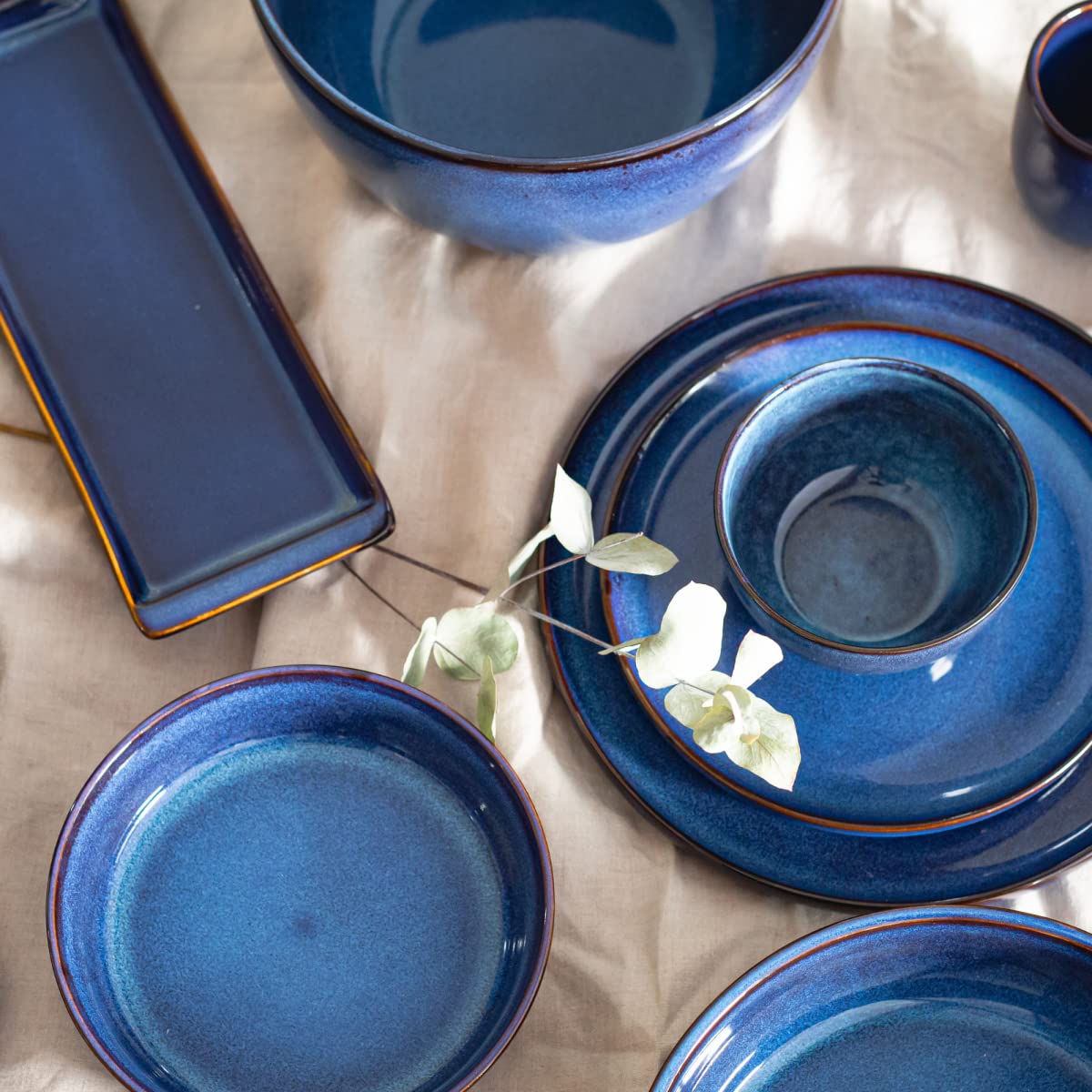 Artime Lot de 6 Assiettes Creuses, Assiettes en Céramique Unies et Bleues, Vaisselle Chic, Contenance 900ml, Adapté Lave-Vaiselle et Micro-onde, Design Chaleureux