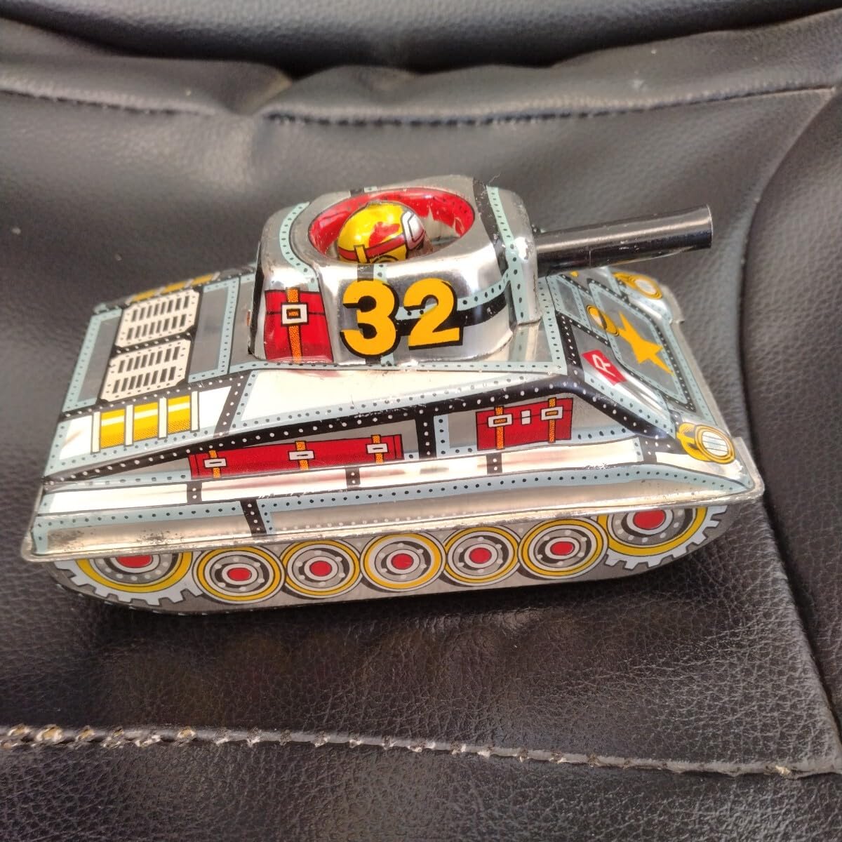 Amazon.co.jp: ブリキ 戦車 箱付き 約11．5センチ レトロ レア 当時