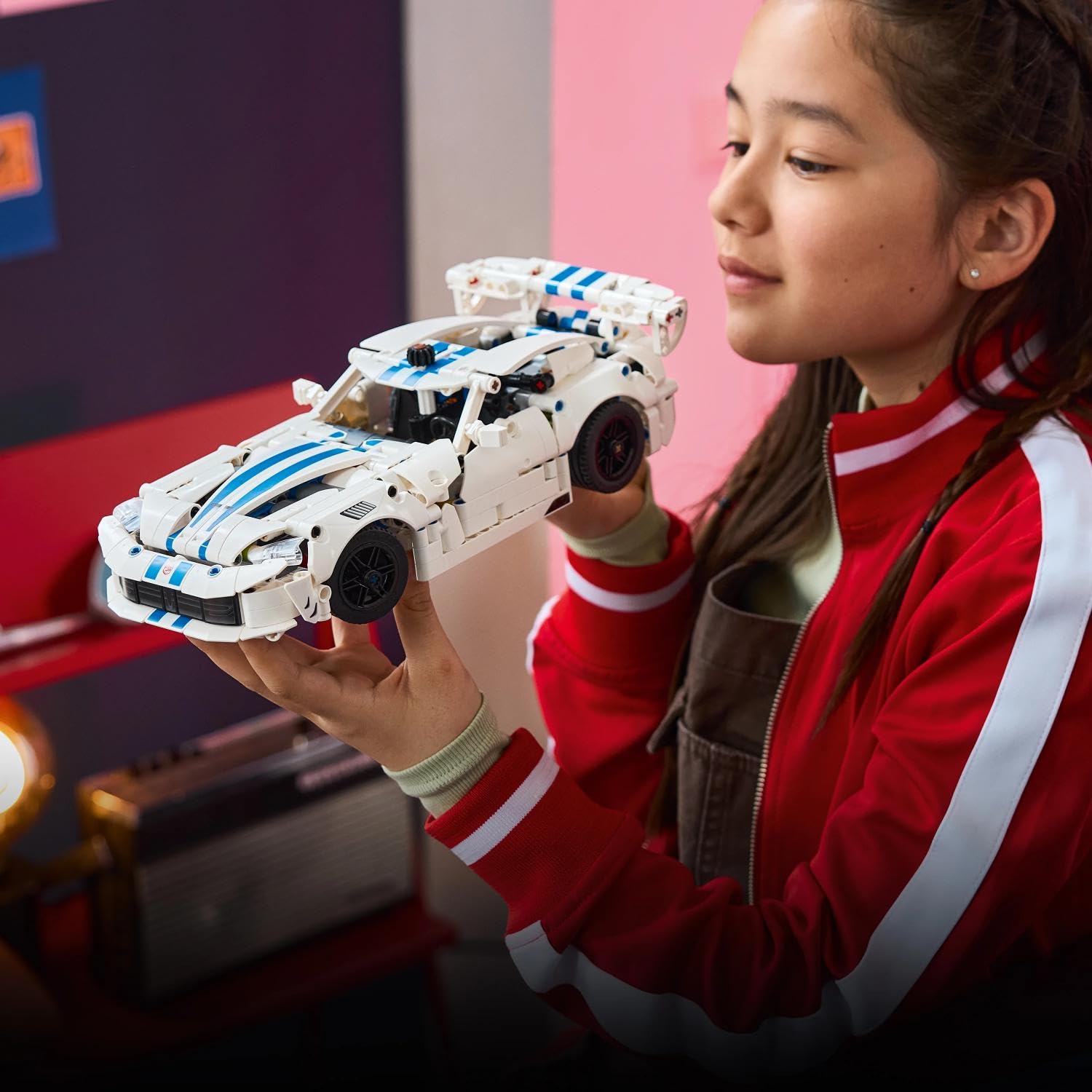LEGO Technic Auto Sportiva Dodge Viper GTS-R - Modello di Macchina Giocattolo con Motore V10, Sterzo e Differenziale - Regalo per Gamer, Bambini e Fan degli Sport Motoristici da 10 Anni in su - 42234