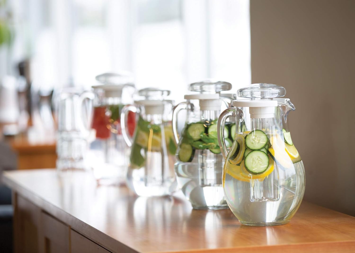 Service Ideas SWP33RB Water Pitcher with Ice Tube, 3L, BPA-Free, Ribbed Body, Clear