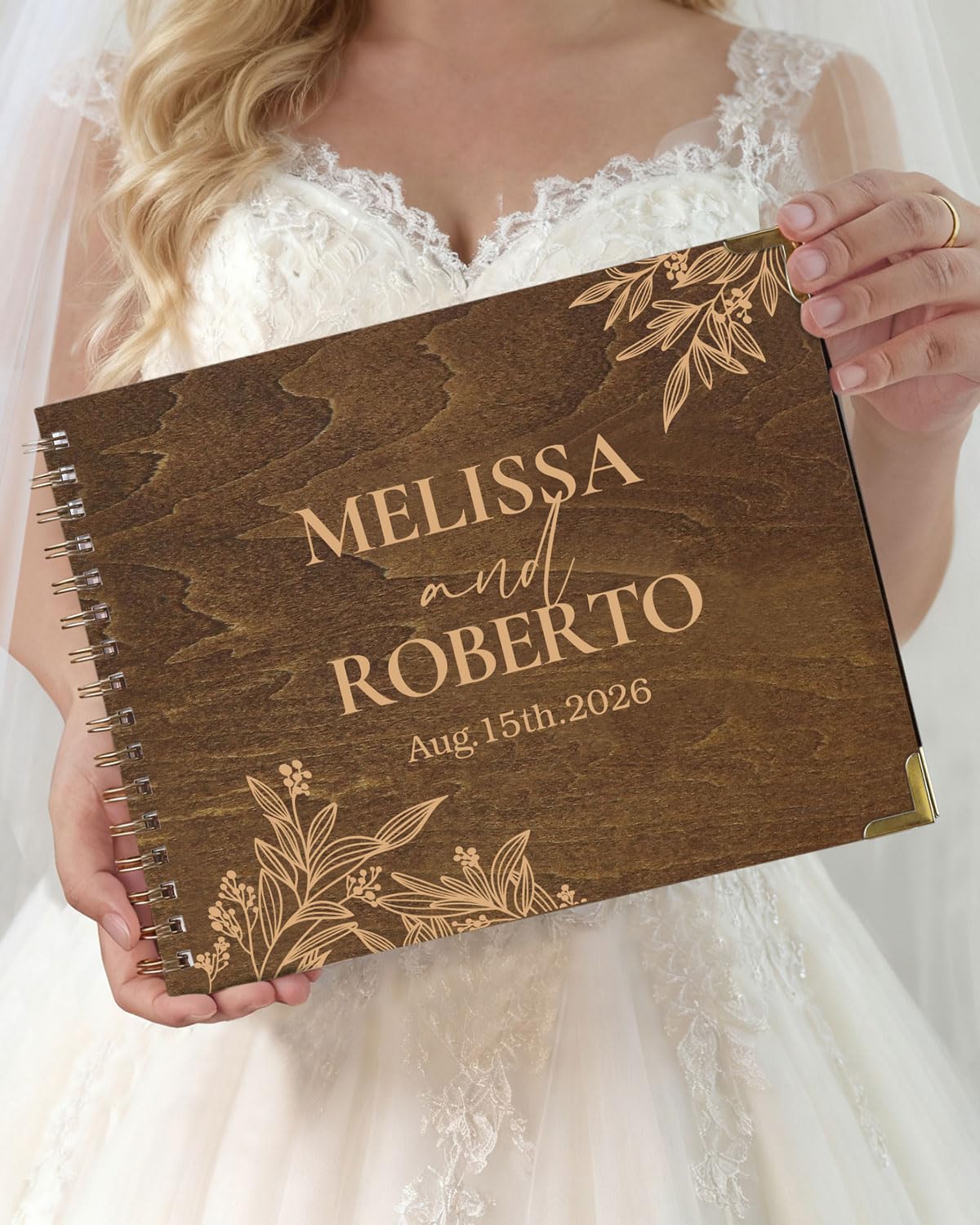 Personalisiertes hölzernes Gästebuch mit Tischschild, 100 leere Seiten, 27,4 x 21,3 cm, Spiralbindung, Polaroid-Schild im Buch für Hochzeit, Party, Jahrestag, Beerdigung, Geburtstag