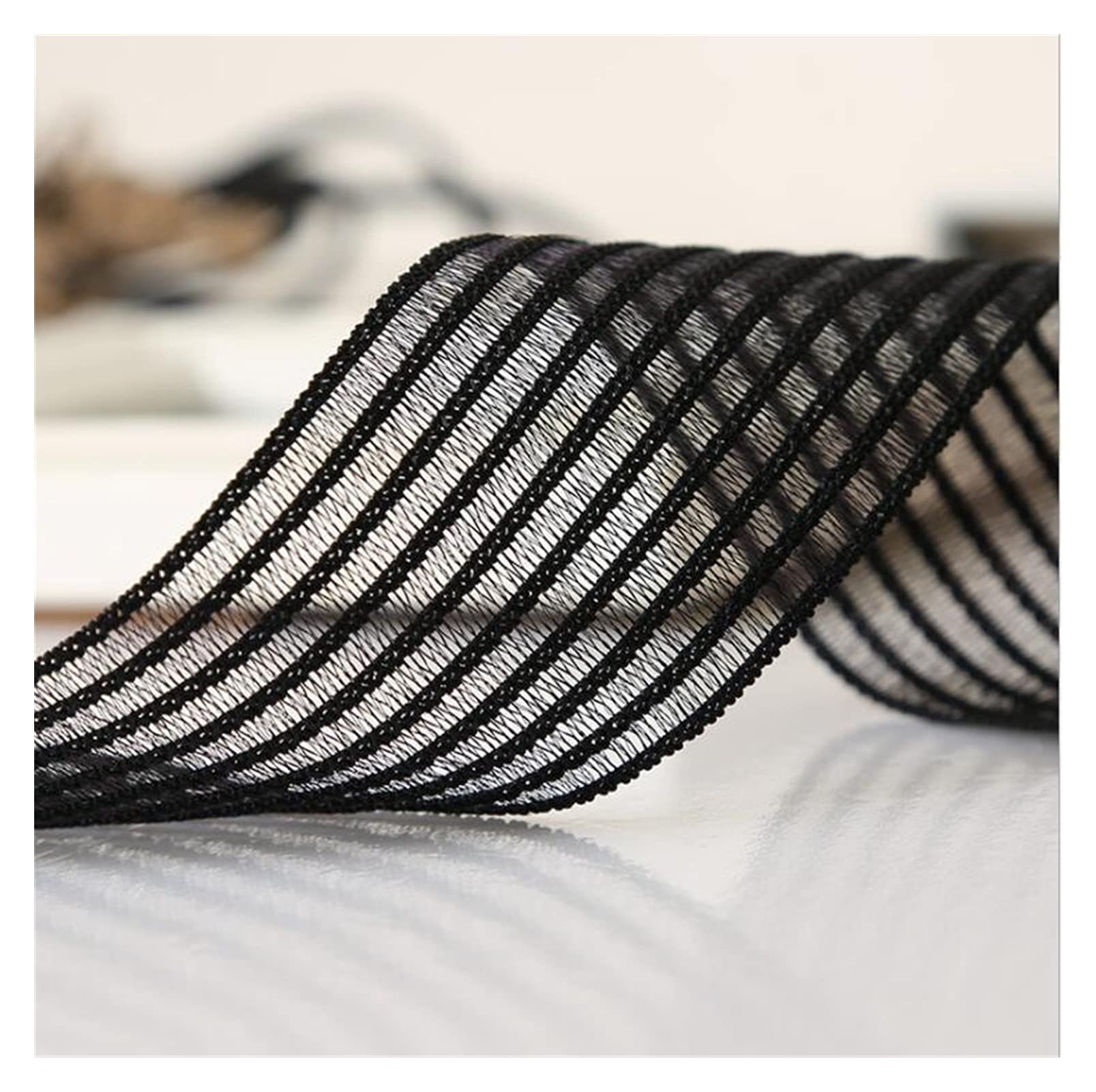 Dentelle noire élastique pour customiser vos sous-vêtements et décors