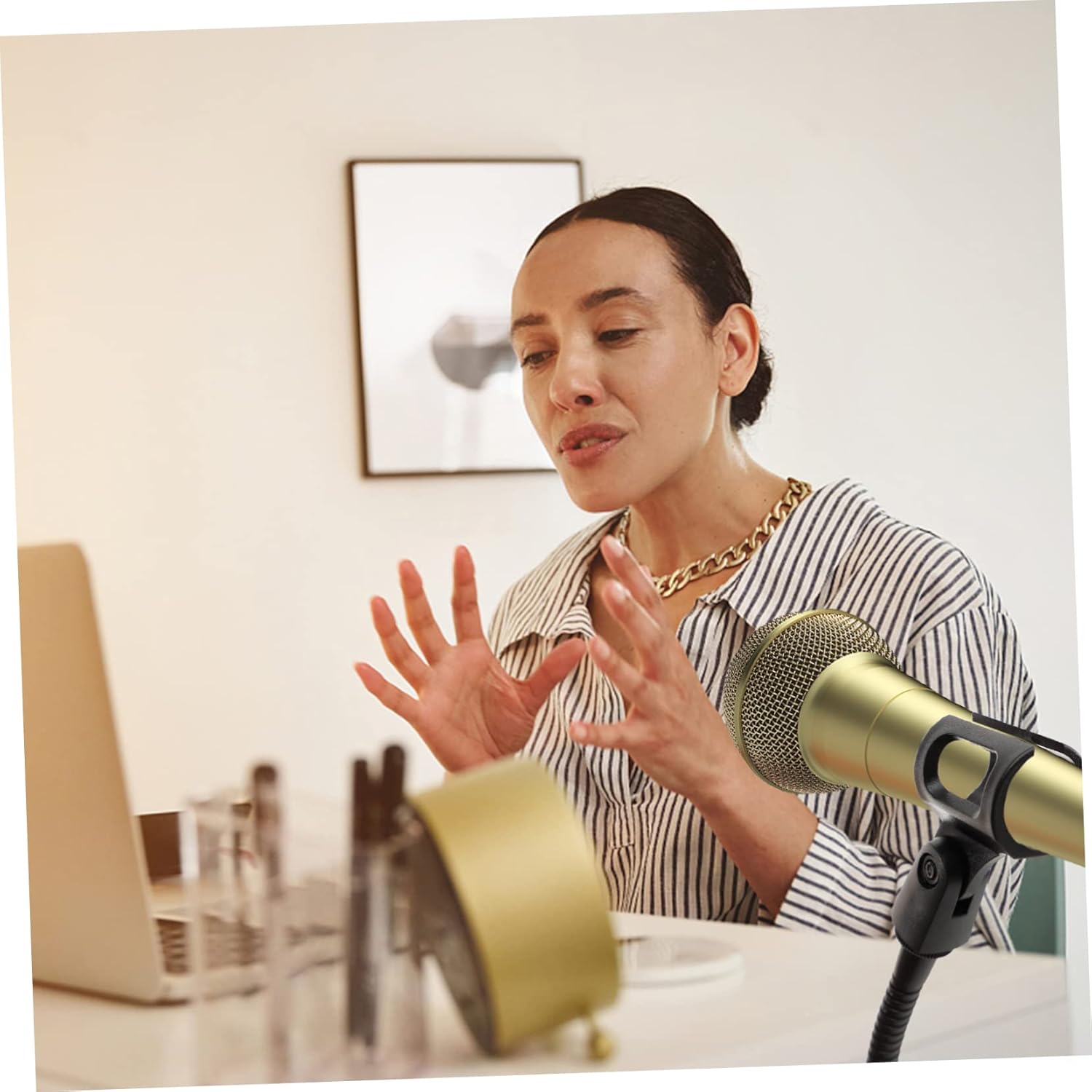 Yardwe Adjustable Floor Microphone Stand Telescoping Tripod Mic Holder for Stage Live Streaming Recording Universal Compatibility