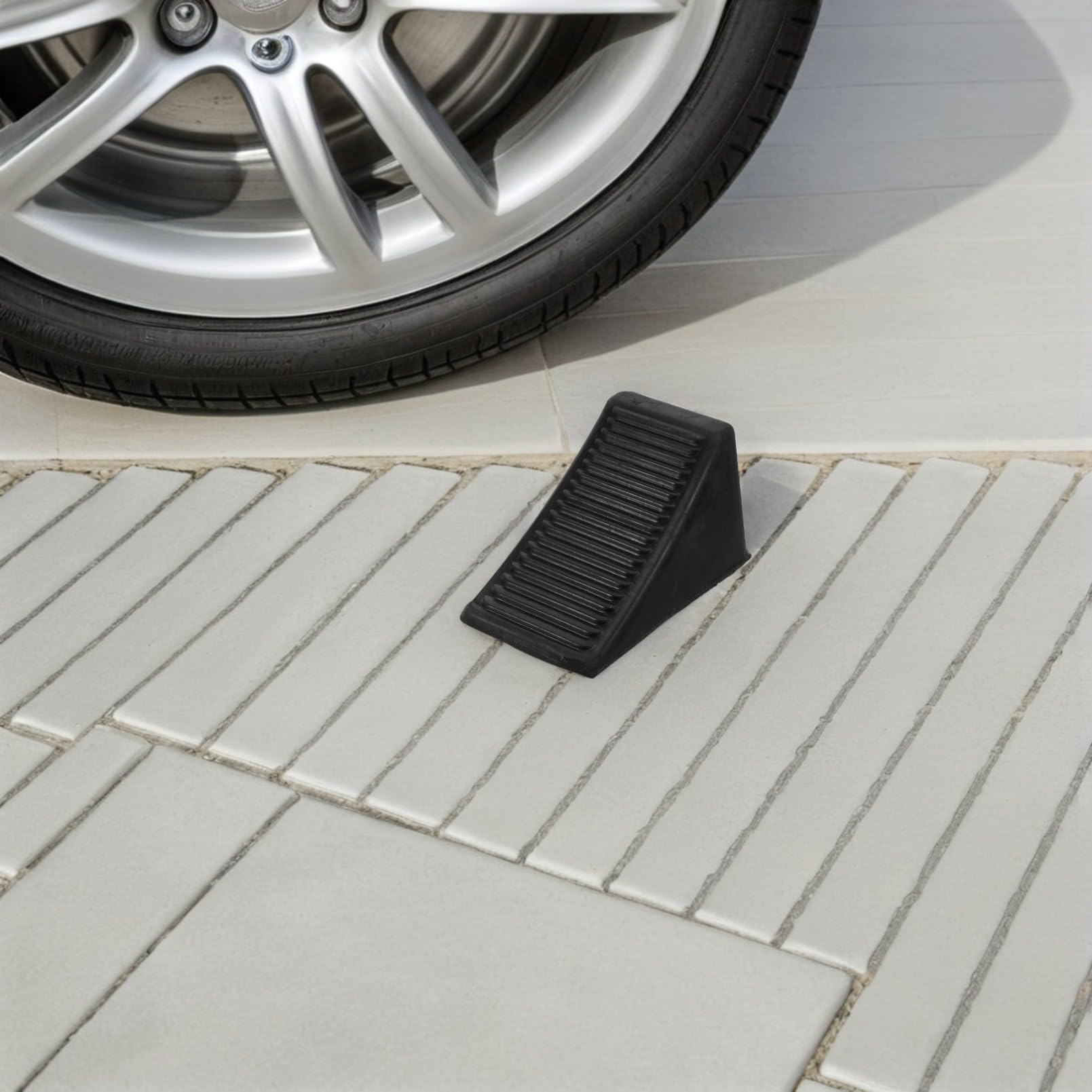 Ipetboom 2stücke Reifenkeile für Auto Parken Gummi-parkstopper mit Antirutschmatte Radstopper für Garage Gummiautostopper für Sicheres Parken Reifenkeile für Kleine Fahrzeuge