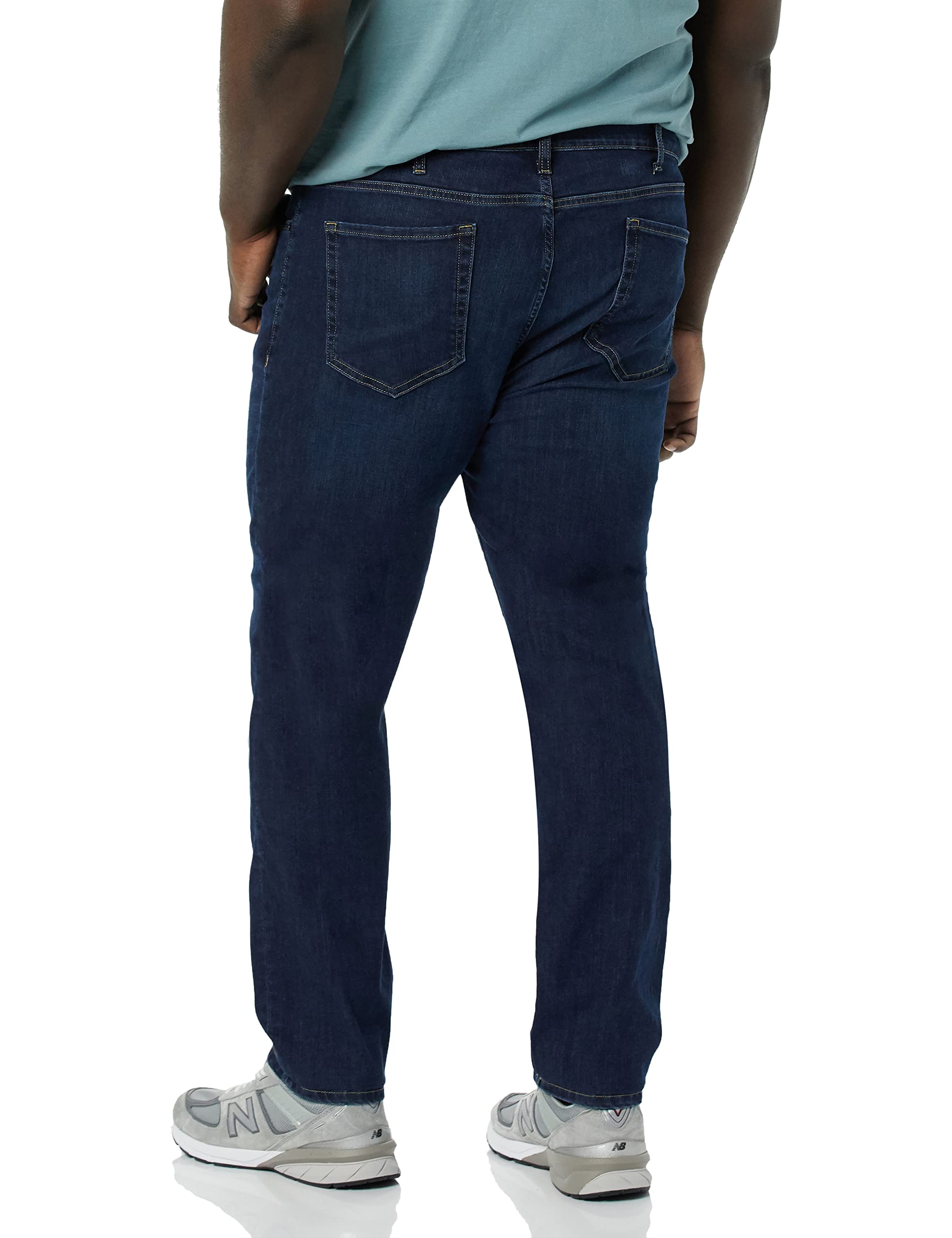 Amazon Essentials Uomo Jeans Elasticizzati a Vita Alta vestibilità Attillata