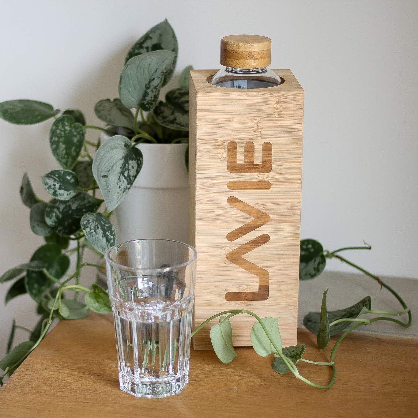 LaVie Premium - Purificateur d'eau Bambou Innovant à lumière UVA, sans Consommable. Transformez Votre Eau du Robinet en Eau Douce et Délicieuse en 15 MN - Pack 4 L