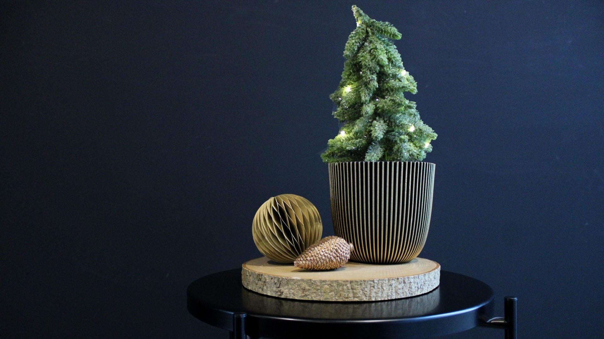 Capi Europe - Geschenkset Blumentopf Kugel Groove 'Made with' Gold - Set L - Blumentöpfe für drinnen und draußen - Hergestellt aus recycelten Materialien