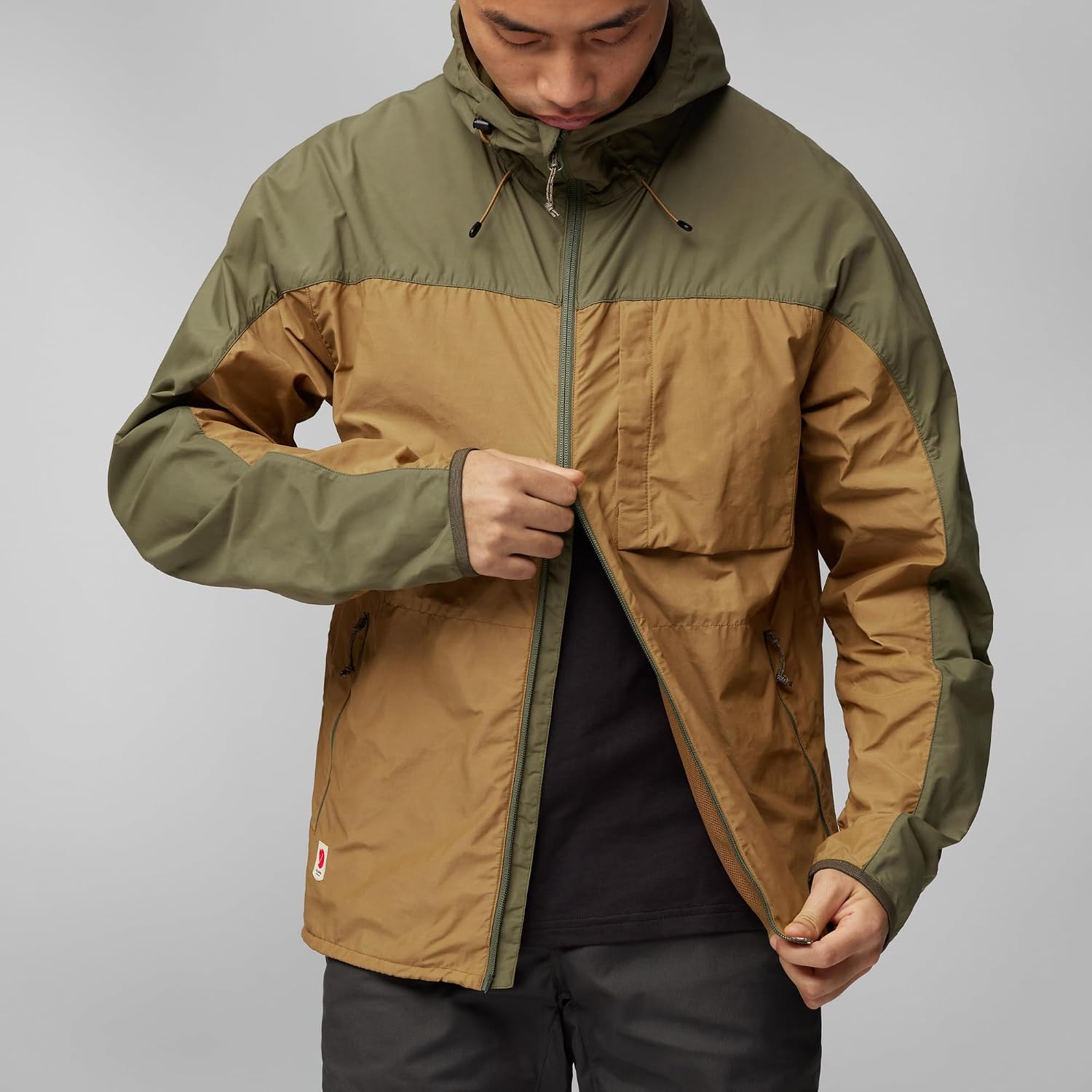 Fjällräven High Coast Wind Men's Wind Jacket - Wind Resistant Shell, Lightweight Fabric, Packable Design - Hiking, Trekking