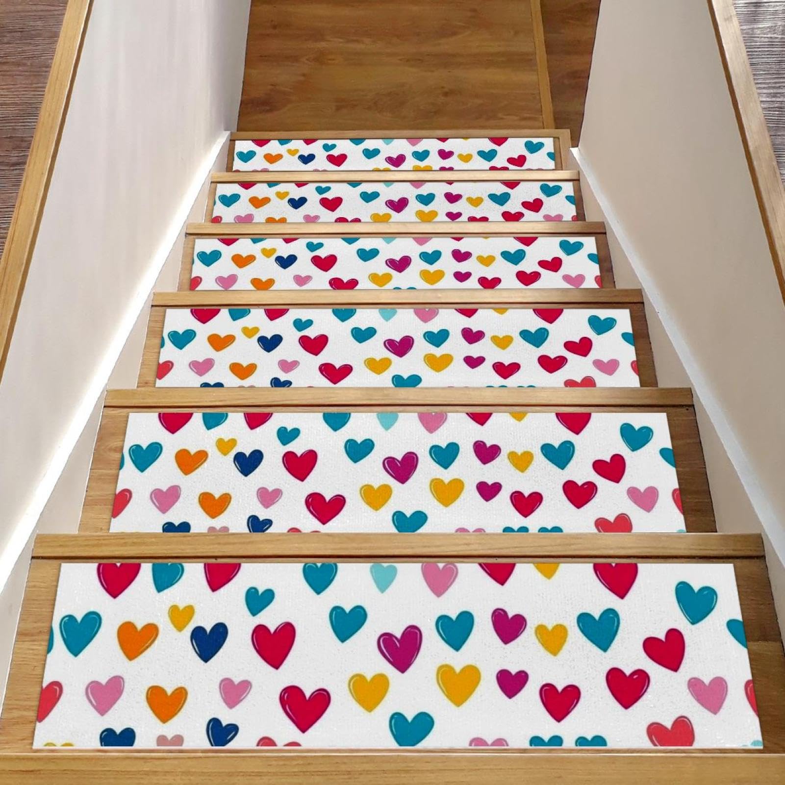 Evita resbalones en escaleras interiores usando peldaños autoadhesivos de 20,3x76,2 cm
